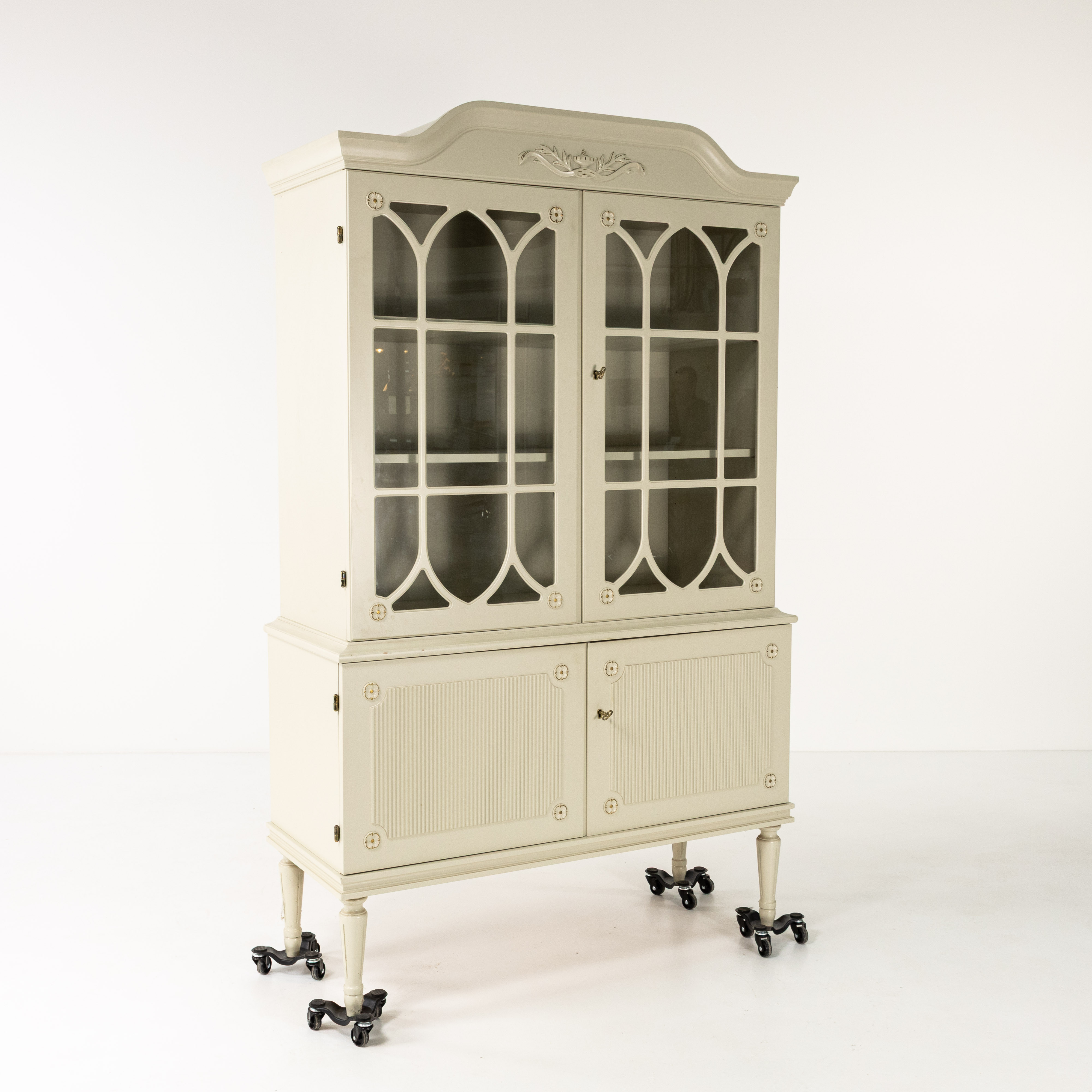 SALSKÅP. Gustaviansk stil, Möbelfakta.