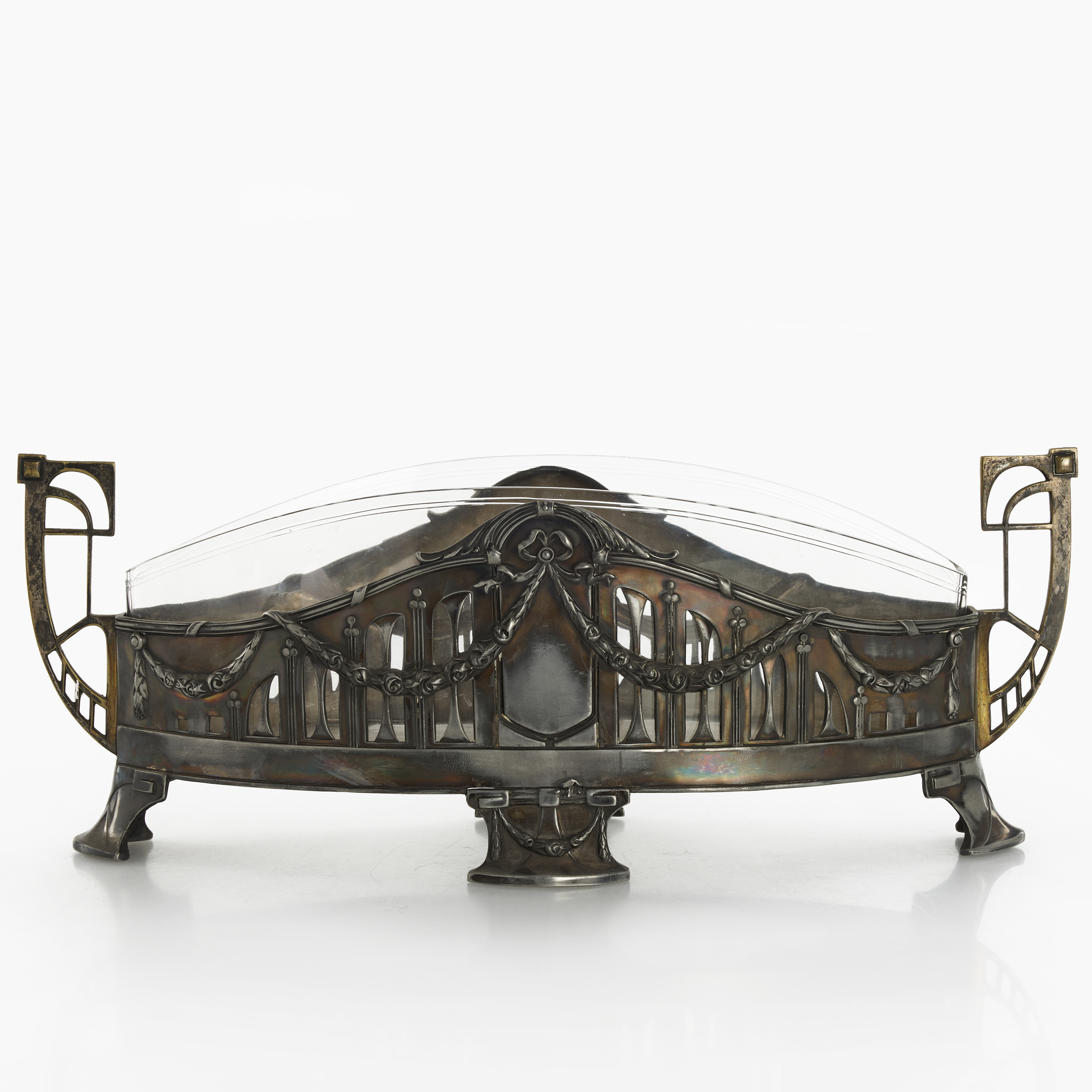 JARDINIERE, jugend, omkring 1900, nysilver med glasinsats.