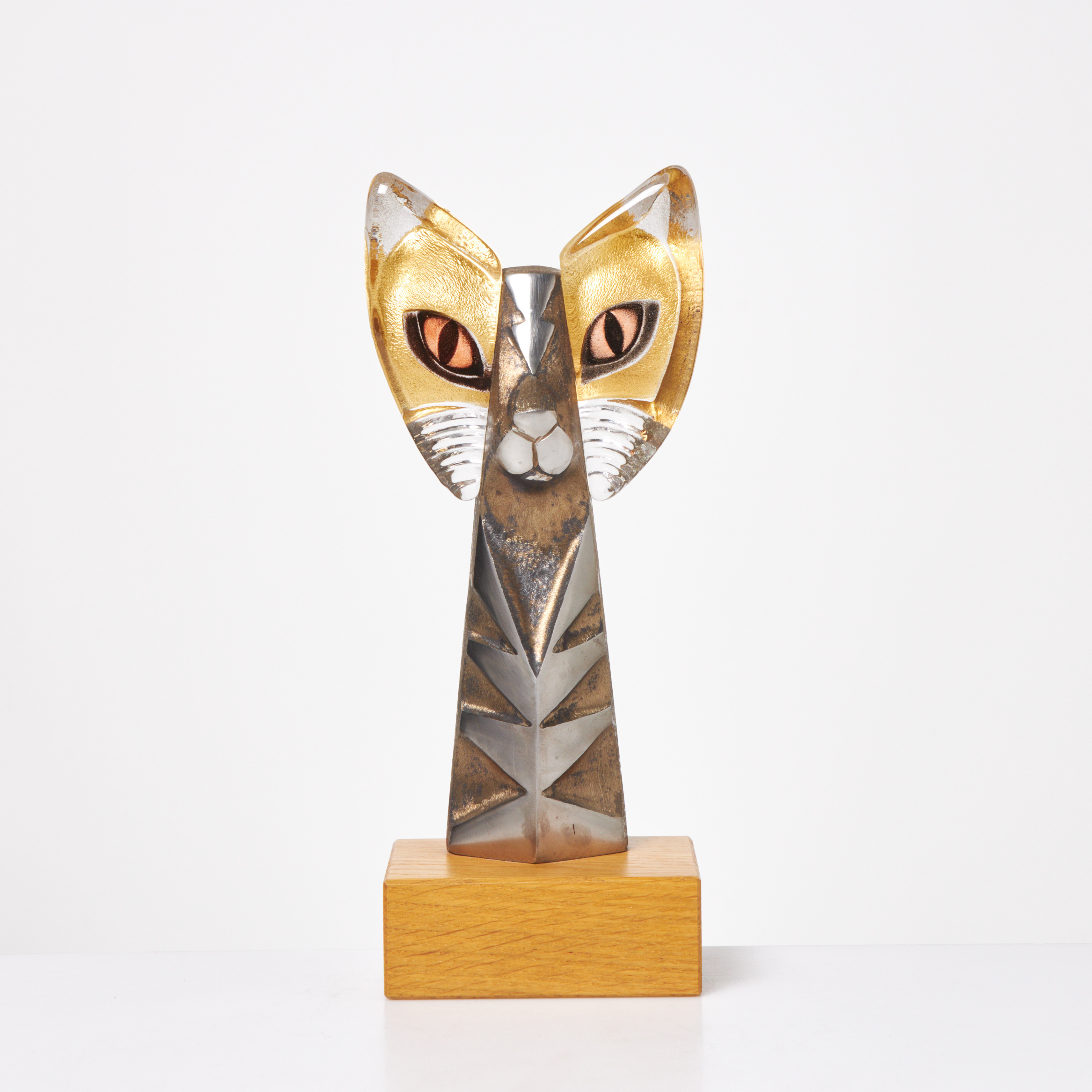 MATS JONASSON. SKULPTUR, "Aristoc(r)at IV", järn och kristallglas, på träsockel, medföljande certifikat med numrering 2/49, Limited Edition.