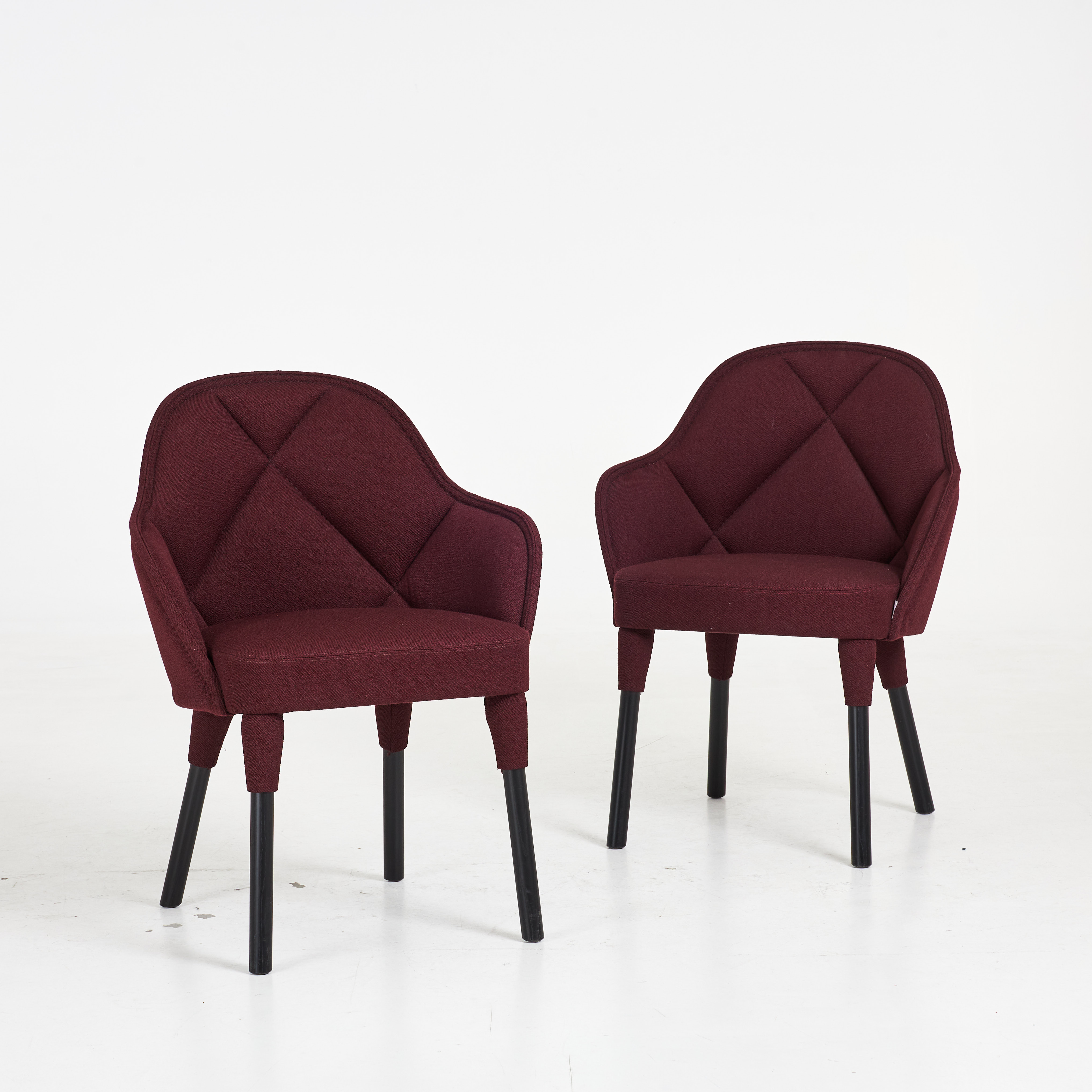 FREDRIK FÄRG & EMMA MARGA BLANCHE. Karmstolar, 1 par, "Lina", , Gärsnäs, textilklädsel, etikettmärkta.