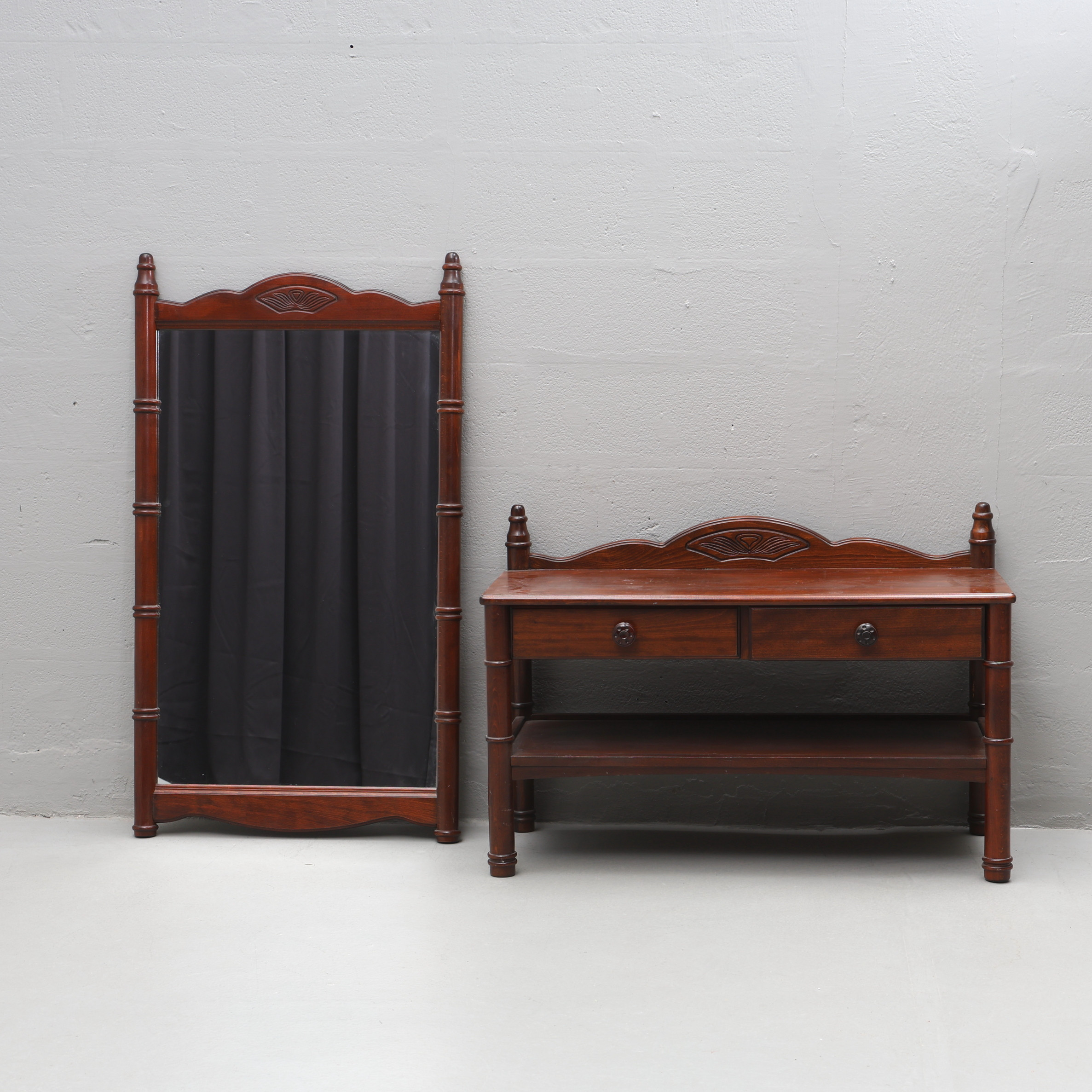 BORD, SPEGEL. Hallmöbel, 2 lådor, spegel.