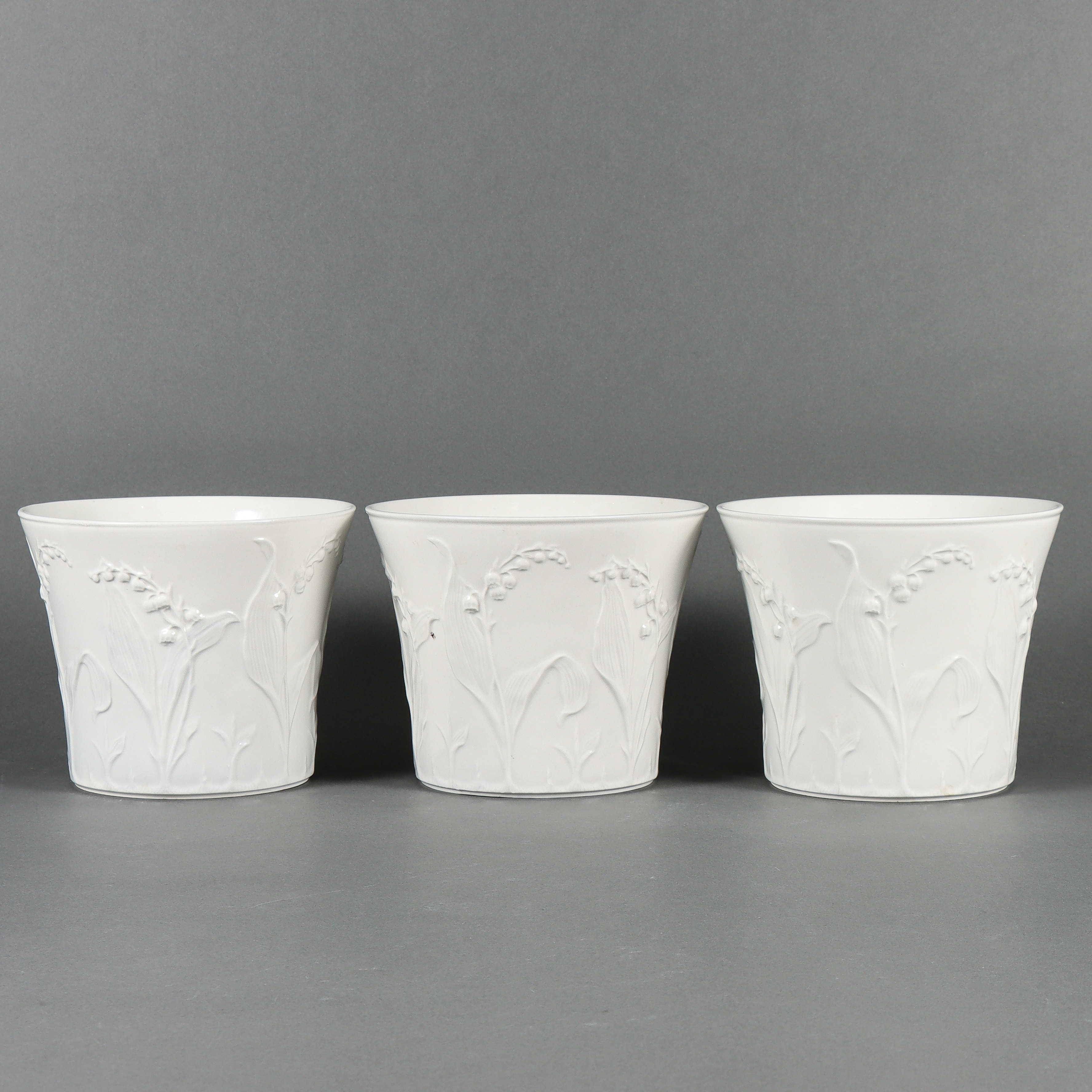 GUNNAR WENNERBERG. Ytterfoder, 3 stycken, Gustavsberg Liljekonvalj.