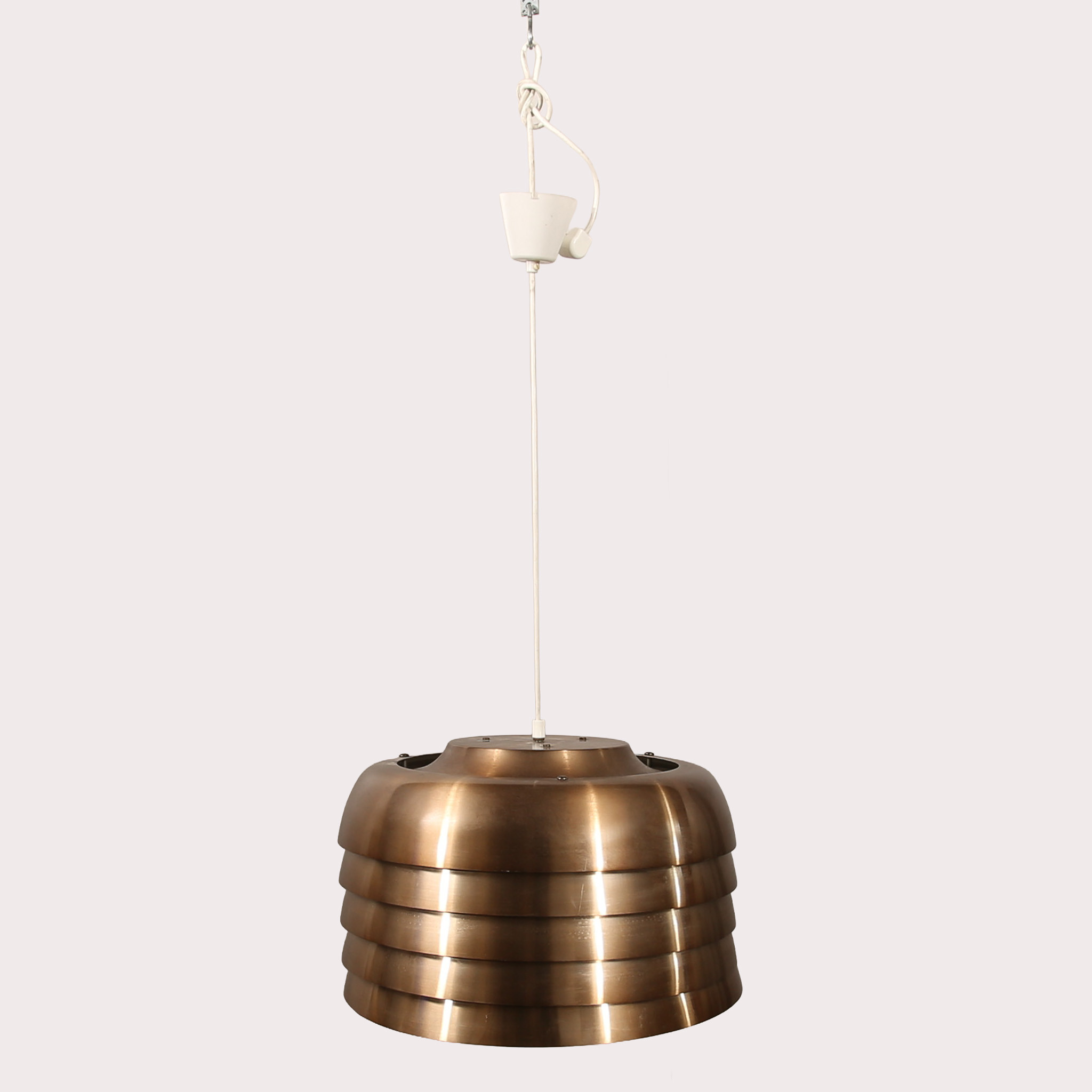 HANS-AGNE JAKOBSSON. 1919-2009. Takpendel, modell T-749, metall, Markaryd, 1900-talets andra hälft.