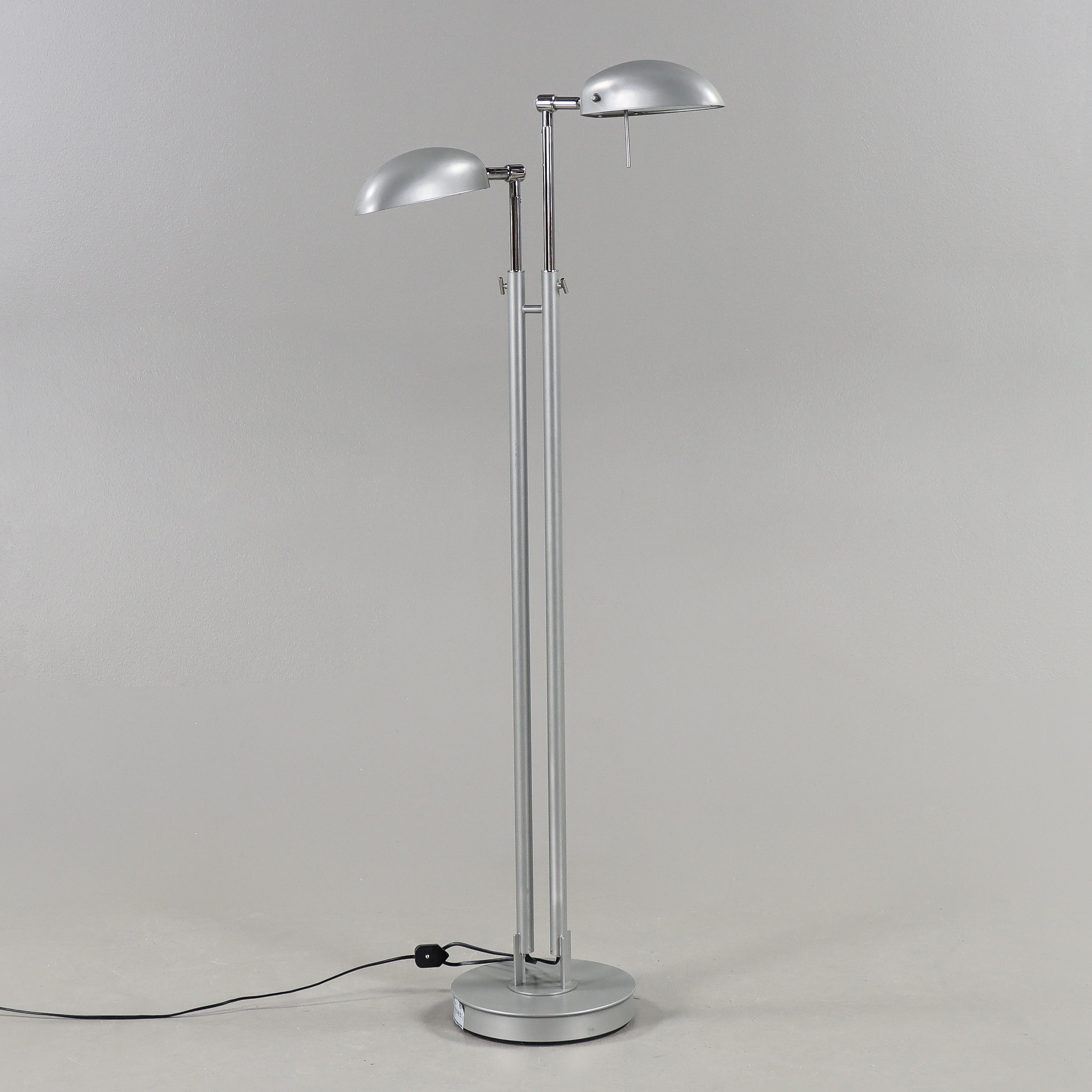 GOLVLAMPA "Jelken" grålackerat stål & krom, Ikea, 2006.