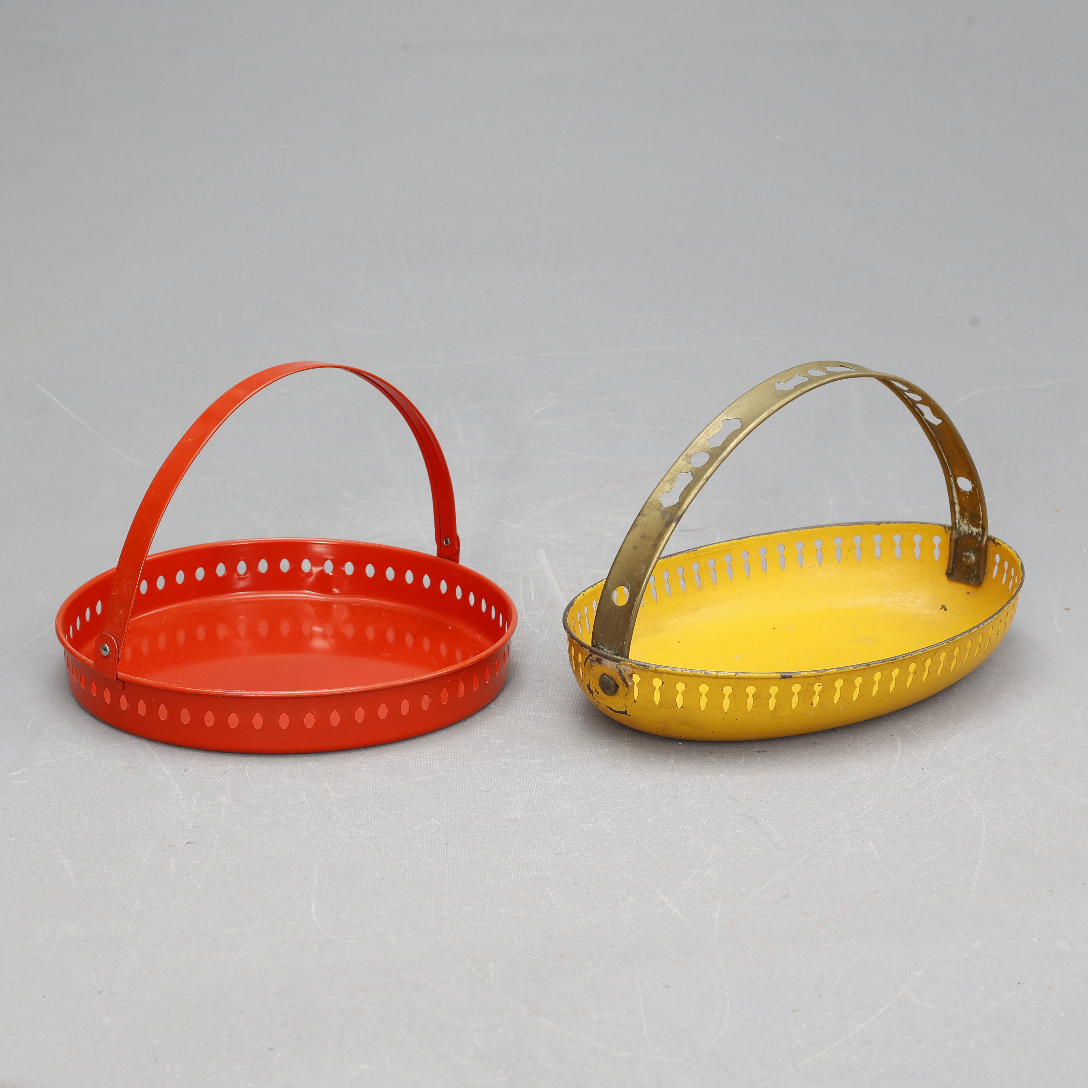 BRÖD/KAKFAT, 2 stycken, metall, 1900-talets andra hälft.