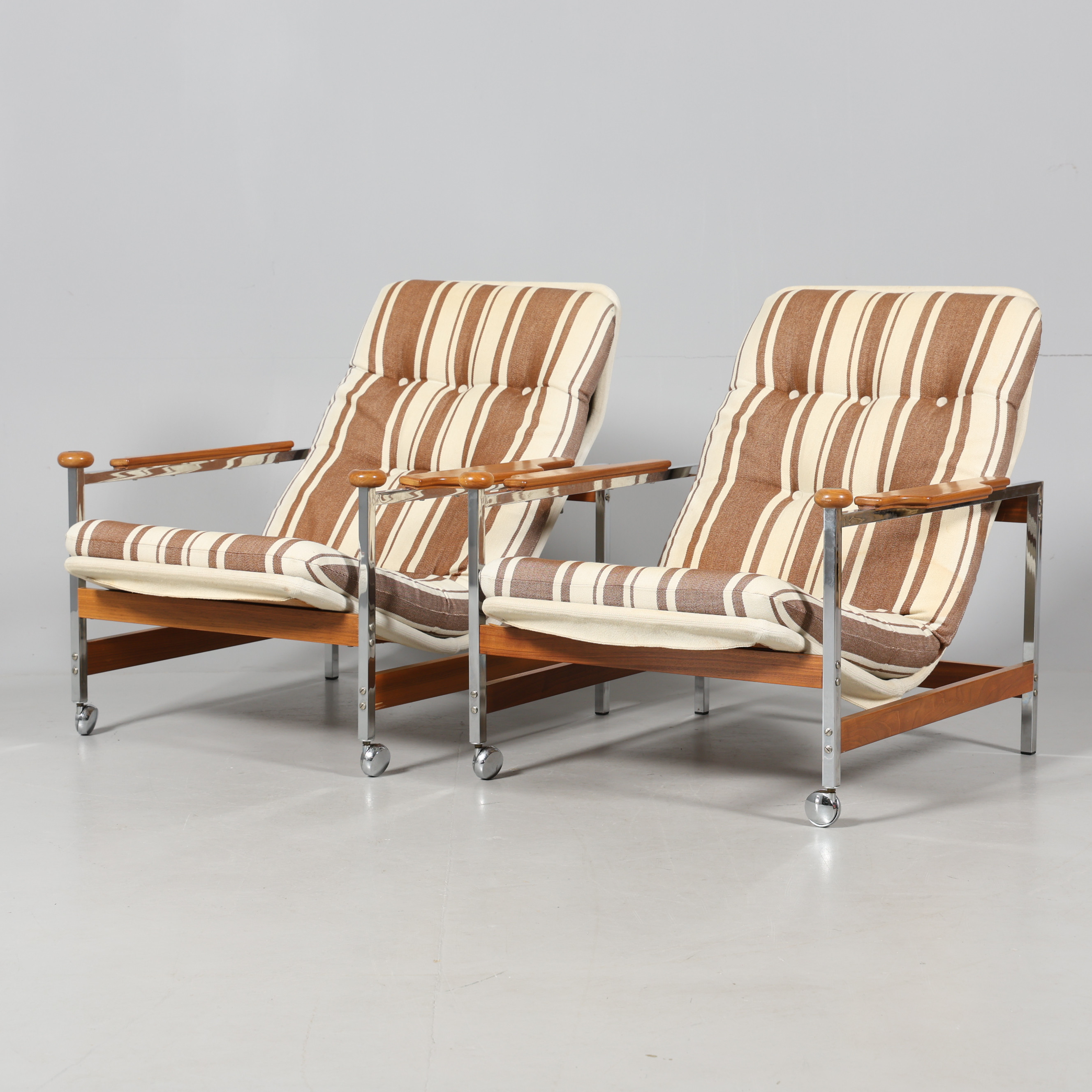 ERIC MERTHEN. FÅTÖLJER, 1 par, "Kronfåtöljen", AB Dahléns Fåtöljindustri, Dalum, 1900-tal.