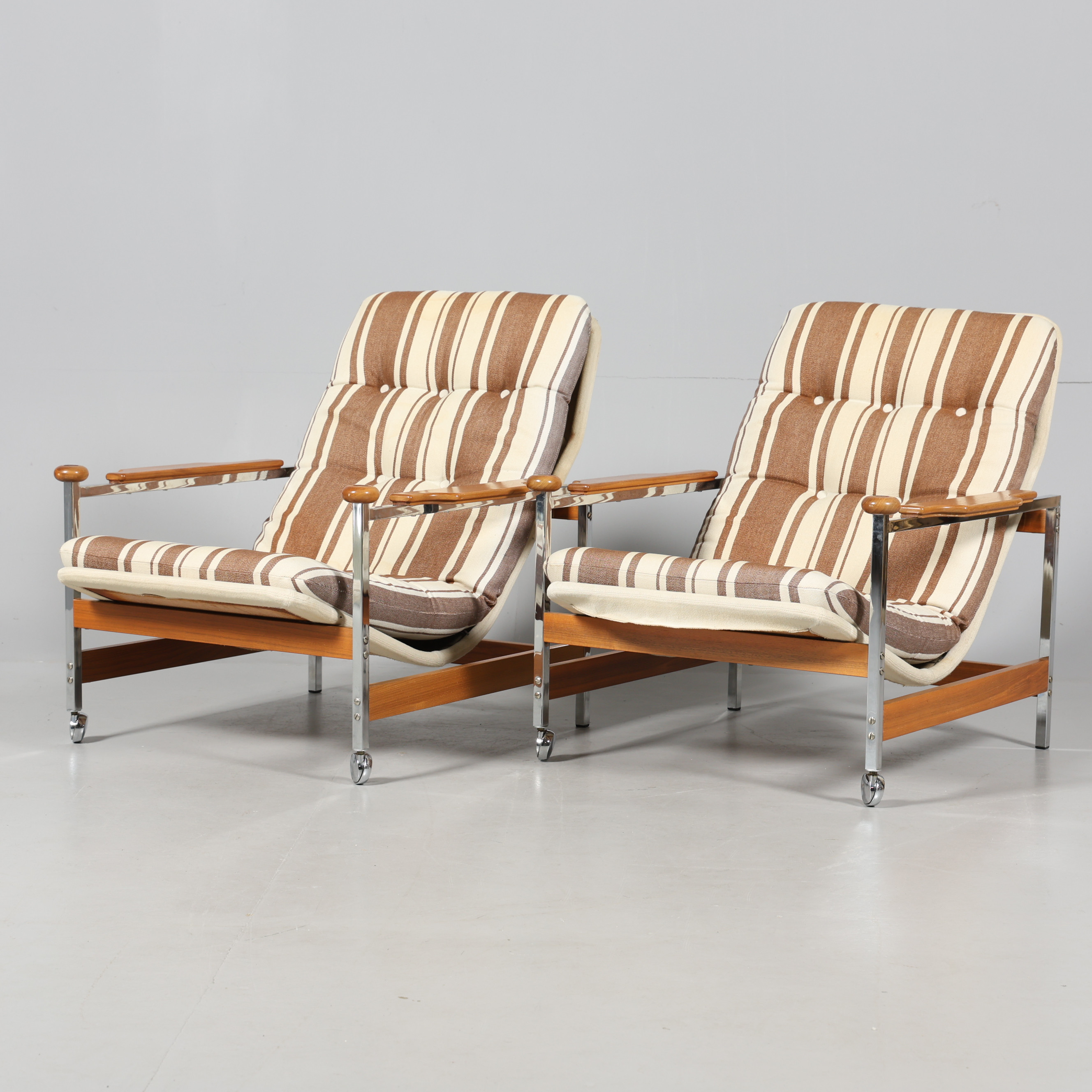 ERIC MERTHEN. FÅTÖLJER, 1 par, "Kronfåtöljen", AB Dahléns Fåtöljindustri, Dalum, 1900-tal.