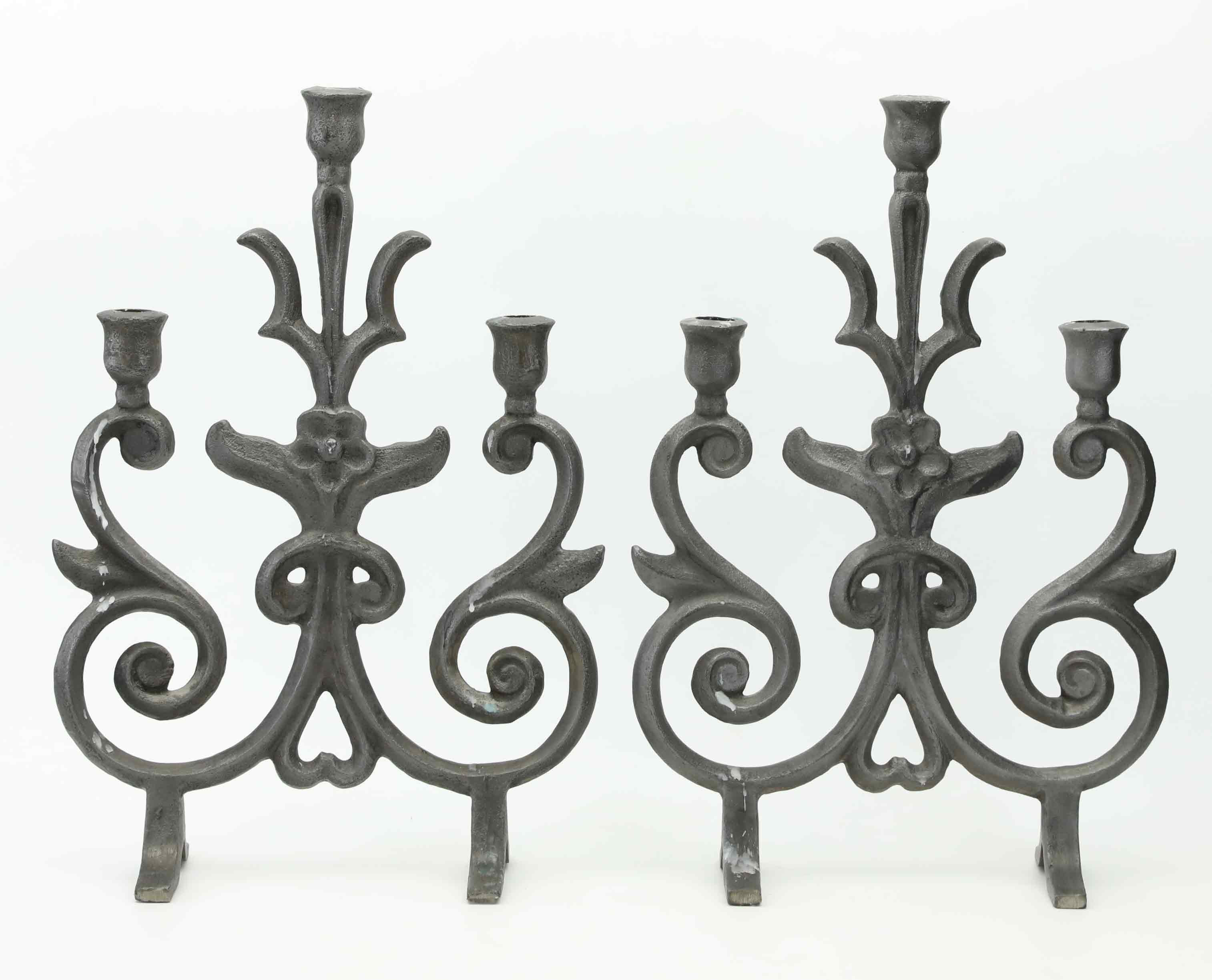 LJUSSTAKAR, ett par, smidesjärn, 1900-tal.