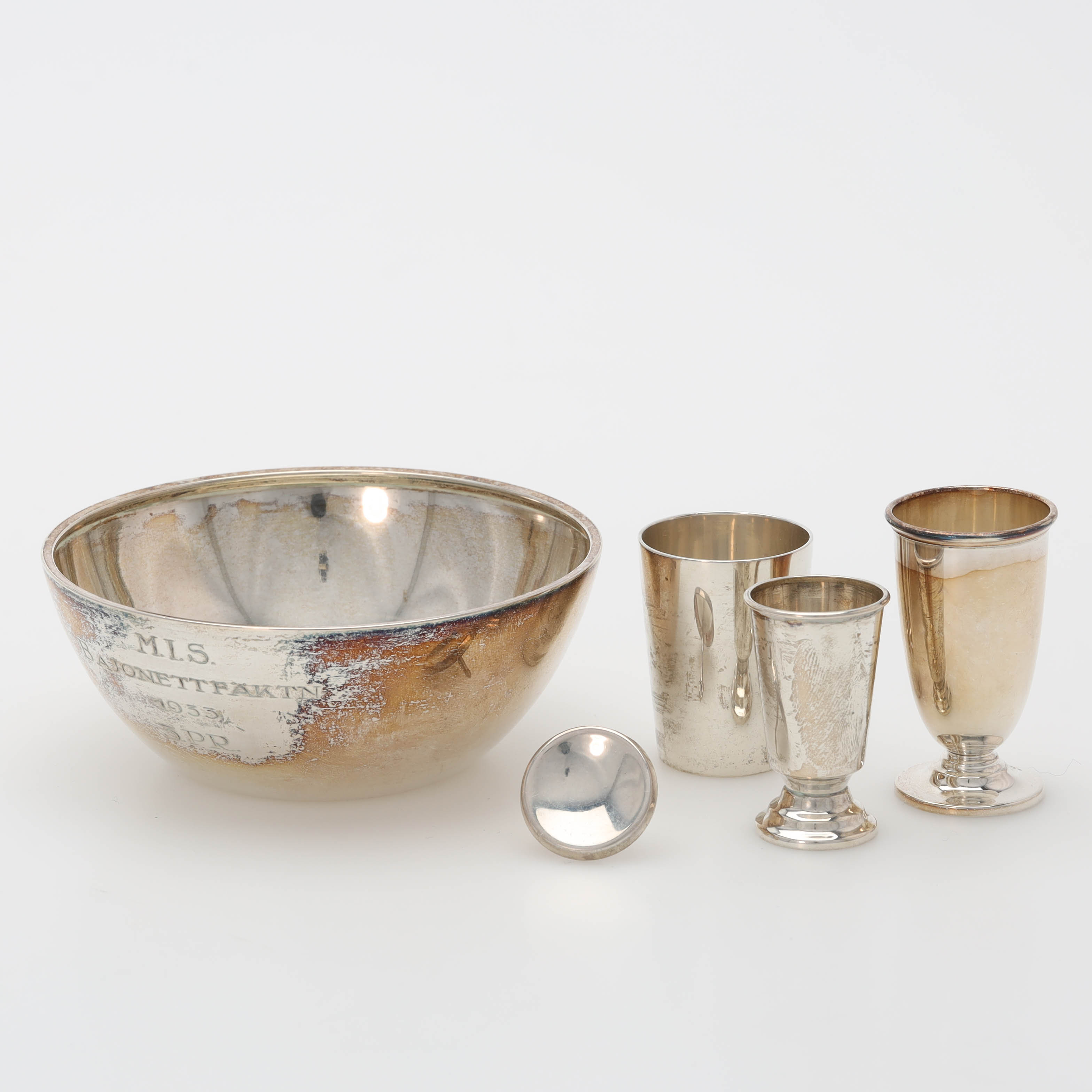 SAMLING SILVER, 5 delar, pokaler samt markör, vikt 104 gram.