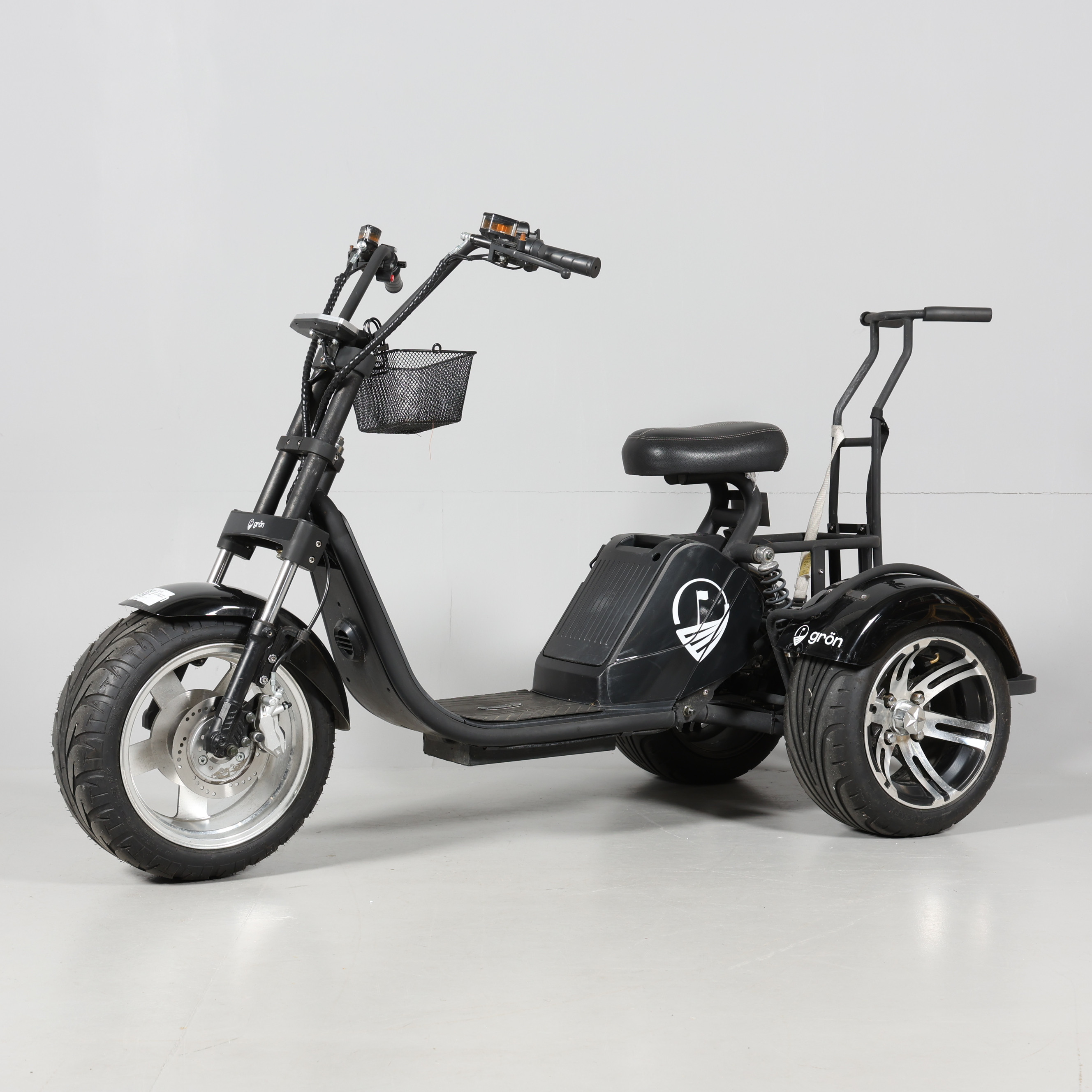 ELSCOOTER, 3-hjulig, golfbagshållare.