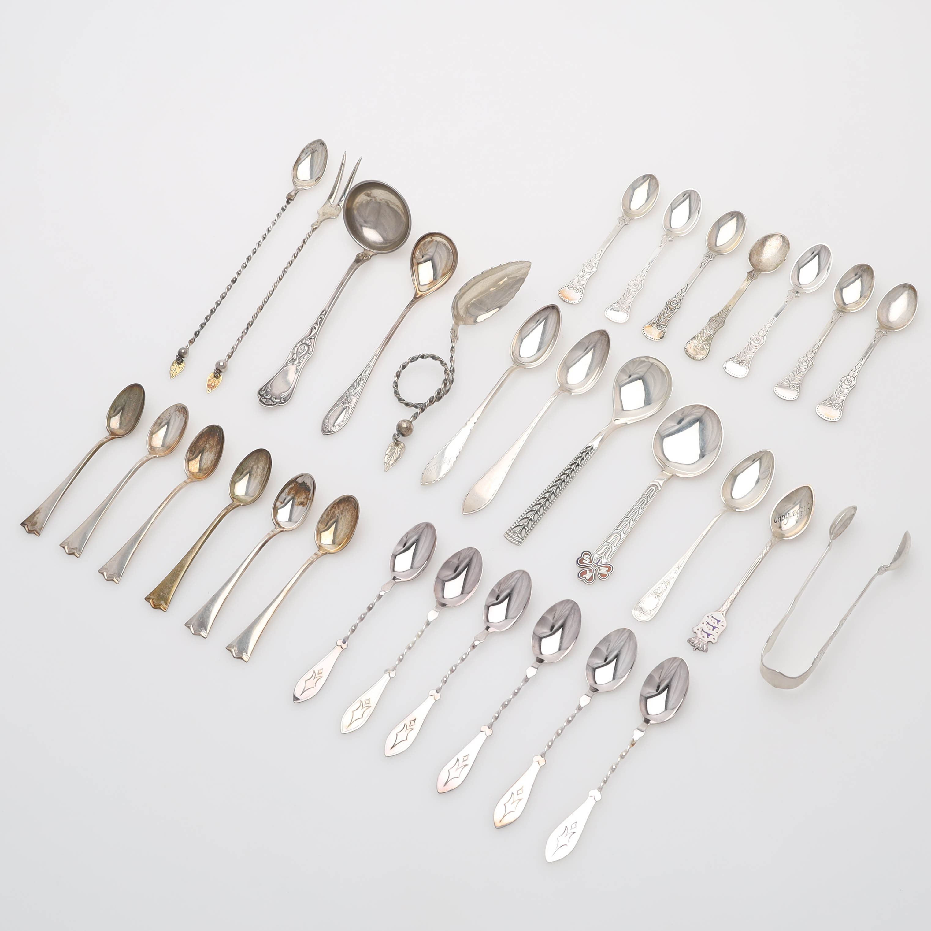 SAMLING BESTICK, 31 delar, vikt 412 gram.