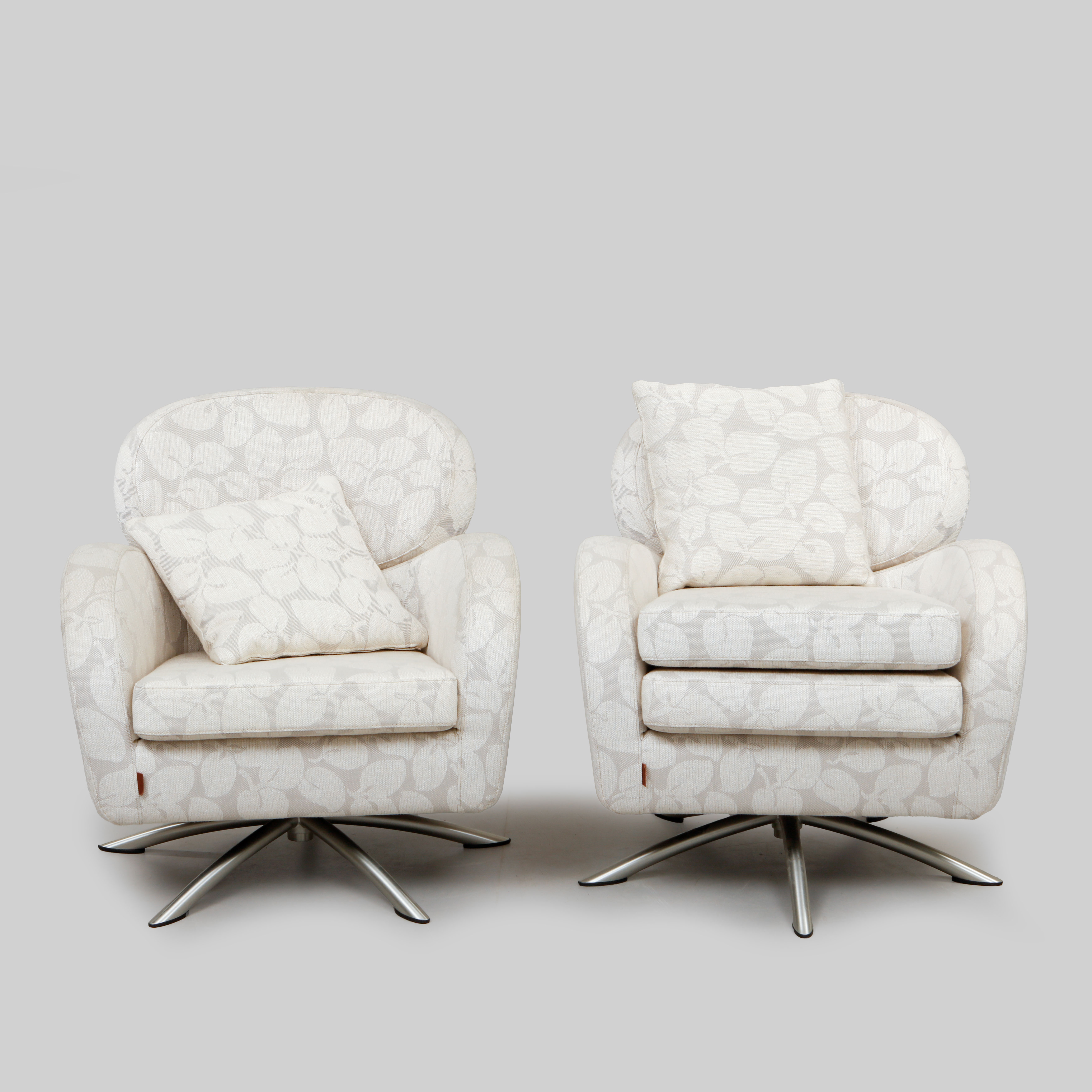 FÅTÖLJER, ett par, "Sting", Brunstad, 2000-tal.