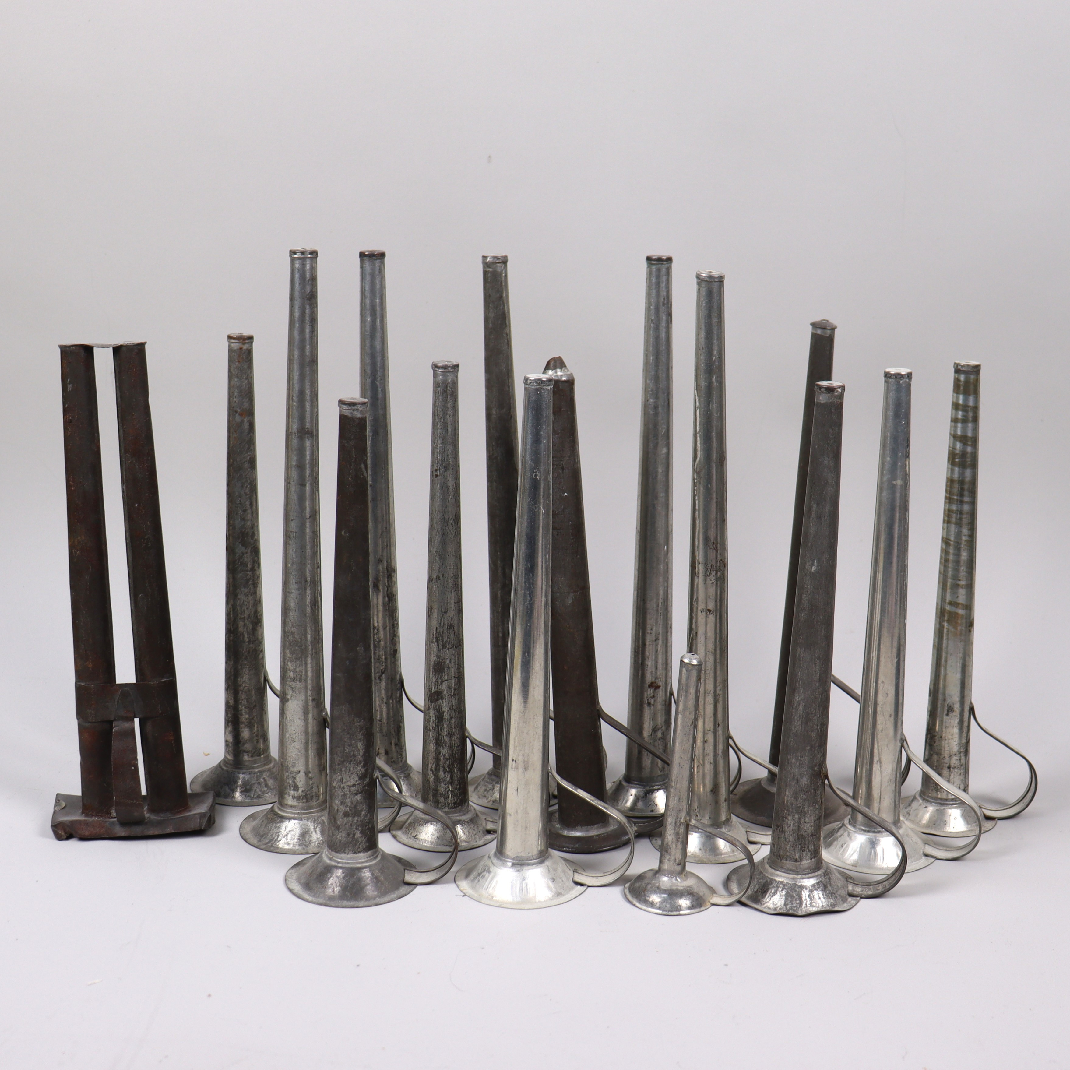 LJUSSTÖPARE, bleckplåt, 1800/1900-tal, 16 st.