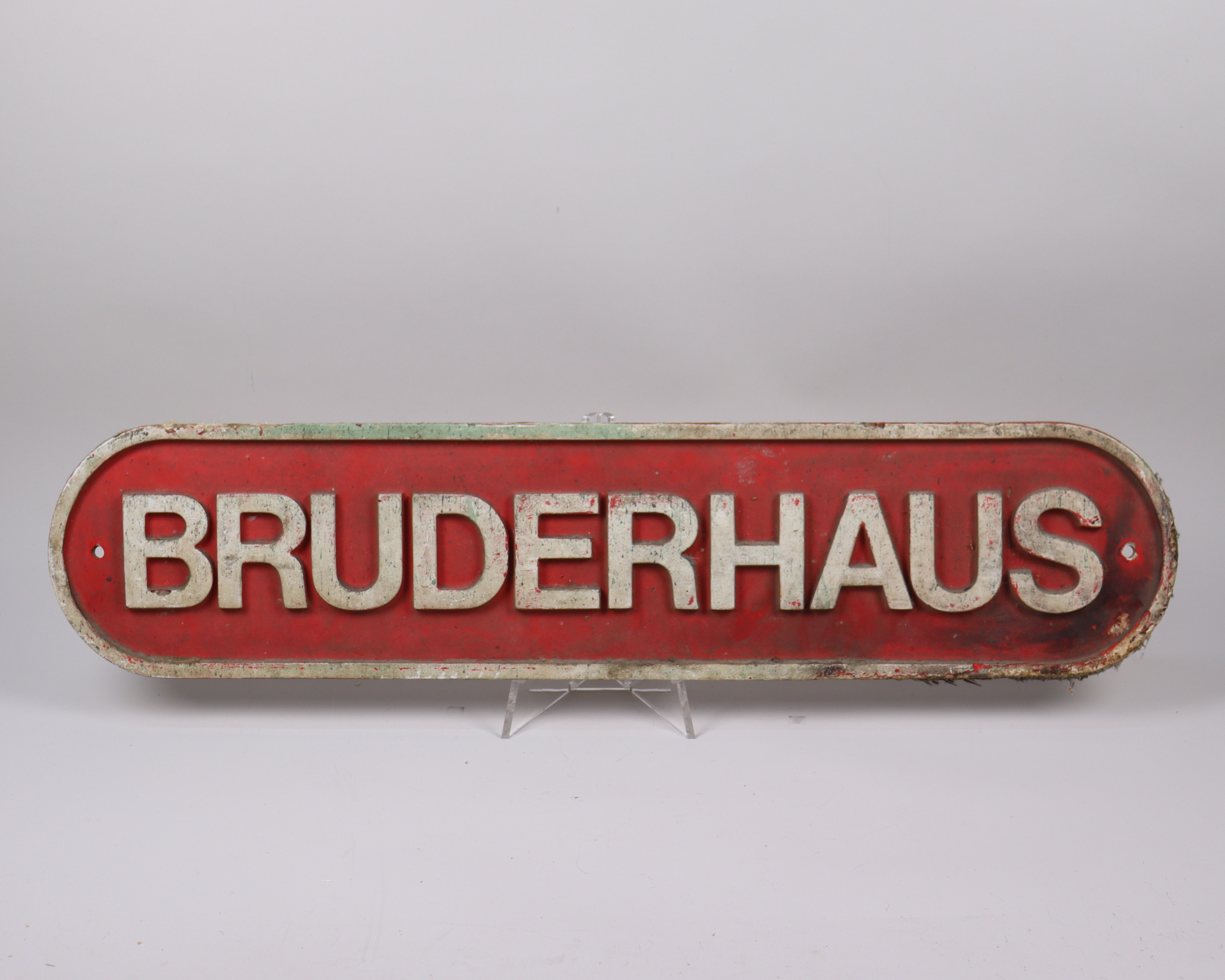 SKYLT, "Bruderhaus", glasfiber, 1900-tal.
