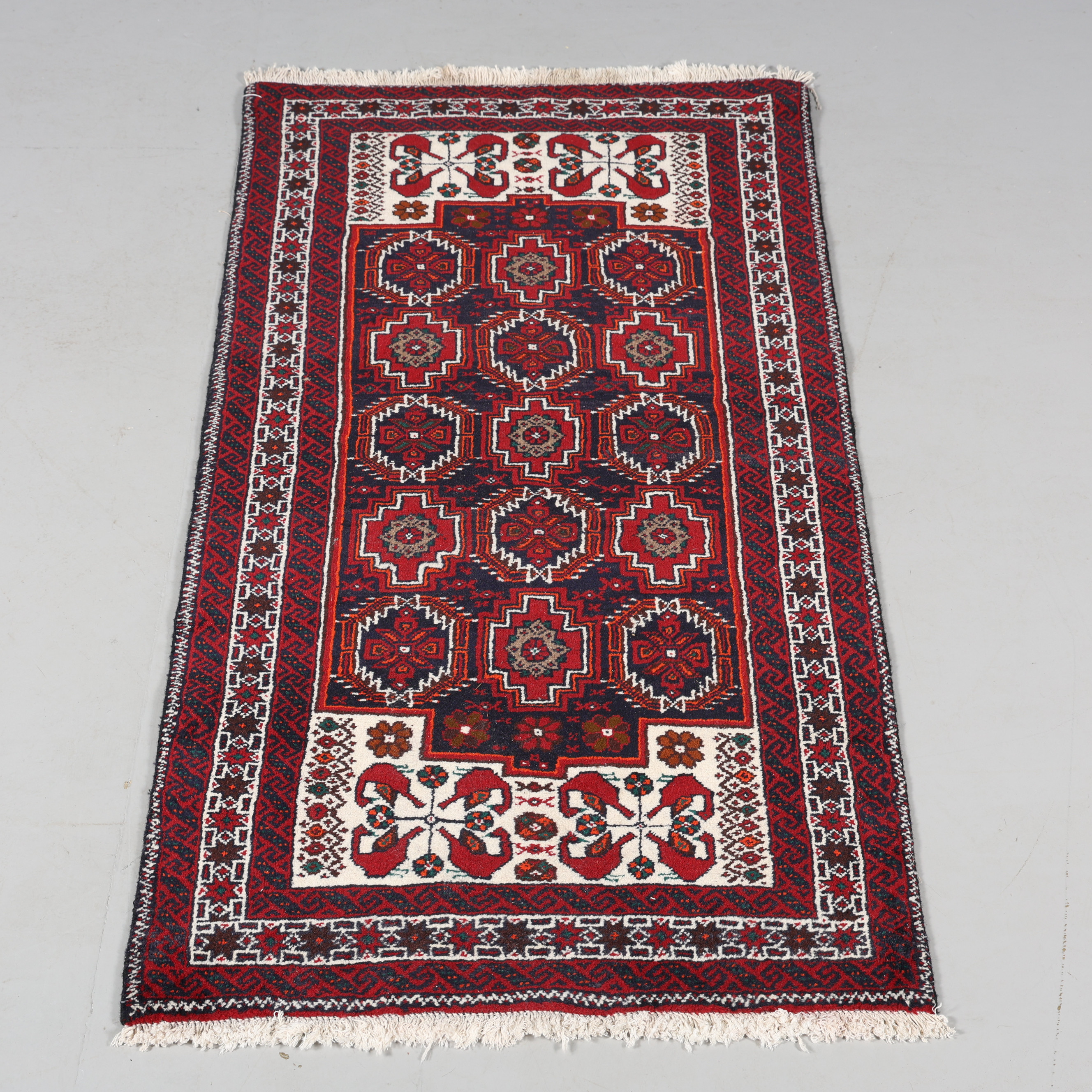 MATTA, Persisk, handknuten 180 x 96 cm.