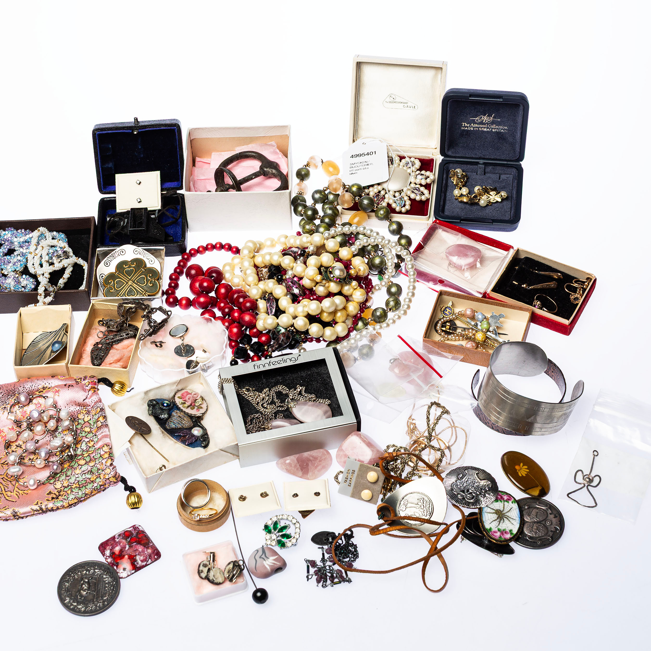 SMYCKEN / BIJOUTERIER, ett parti bl.a silver.