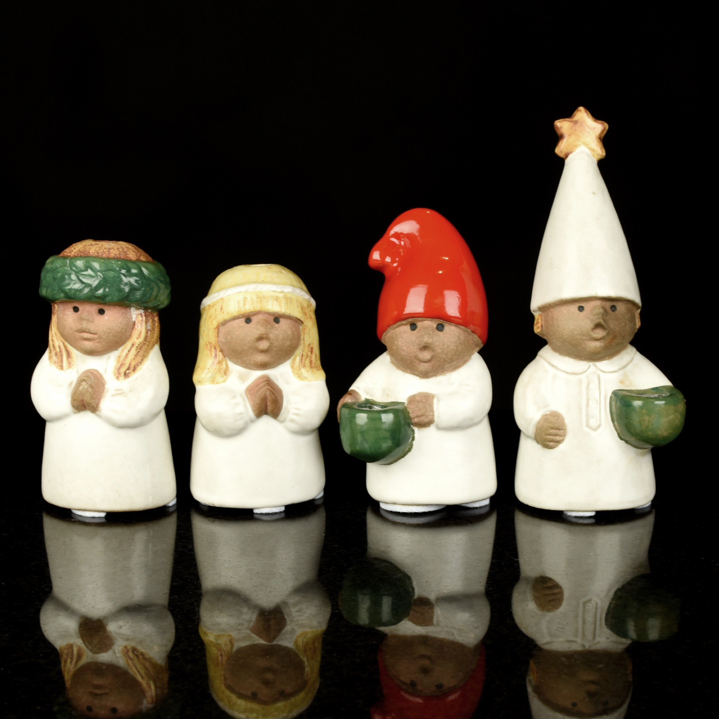 LISA LARSON. Figuriner, "Adventsbarn", (4st), Stengods, Gustavsberg, K-studion.