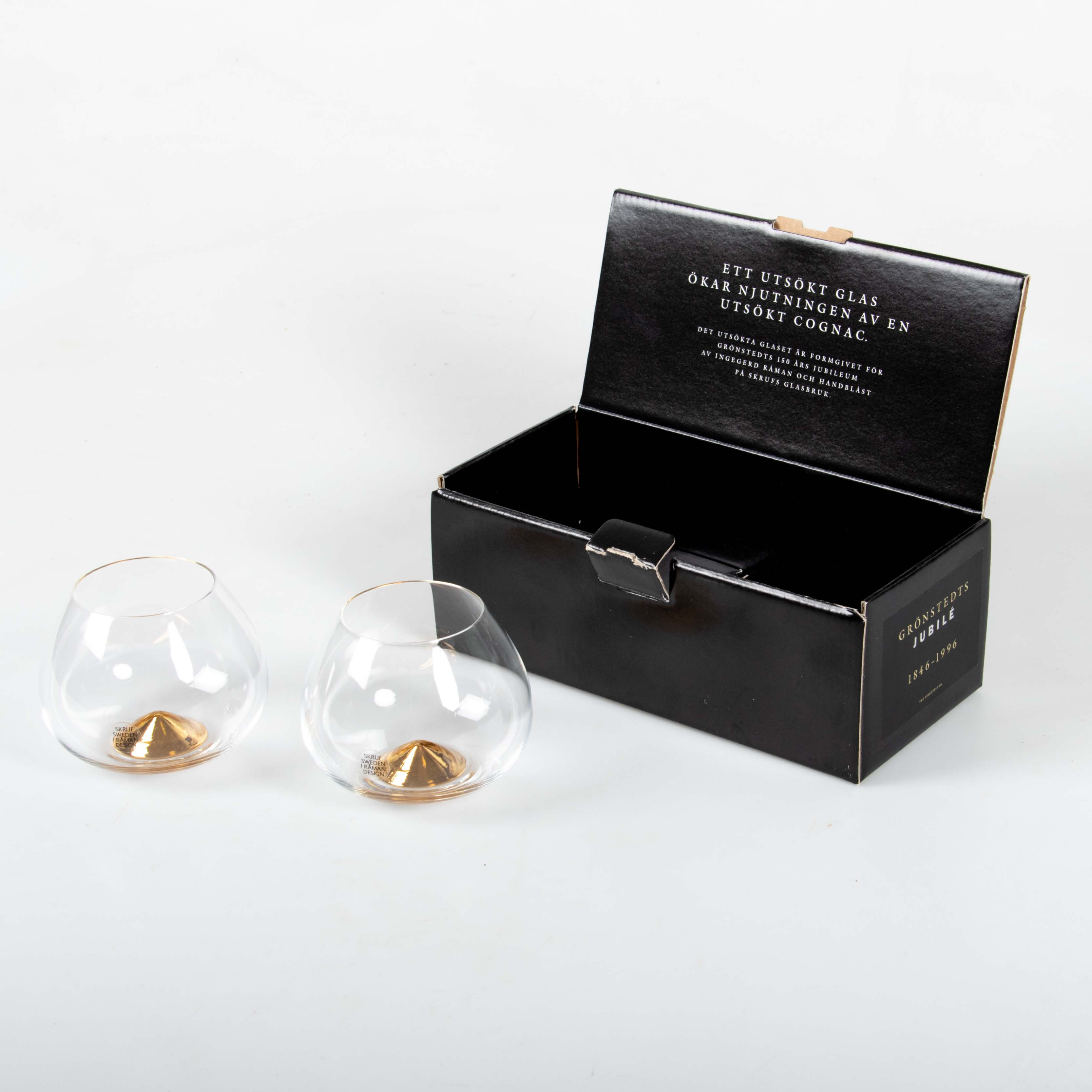 INGEGERD RÅMAN. Konjakskupor, 2 st, "Guld", Skruf.