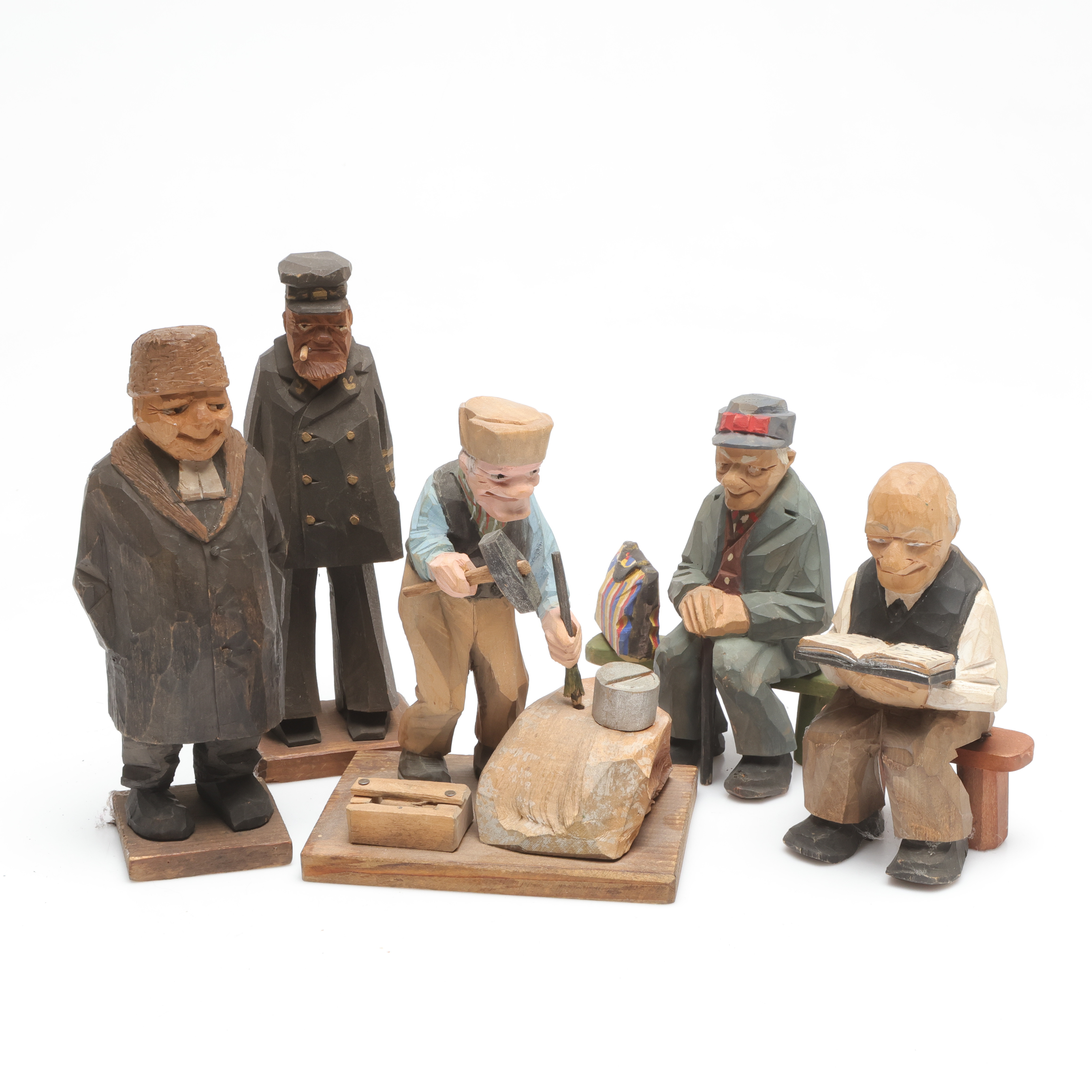 SKULPTURER, 5 st, bemålade, bl.a. Lorens Larsson.