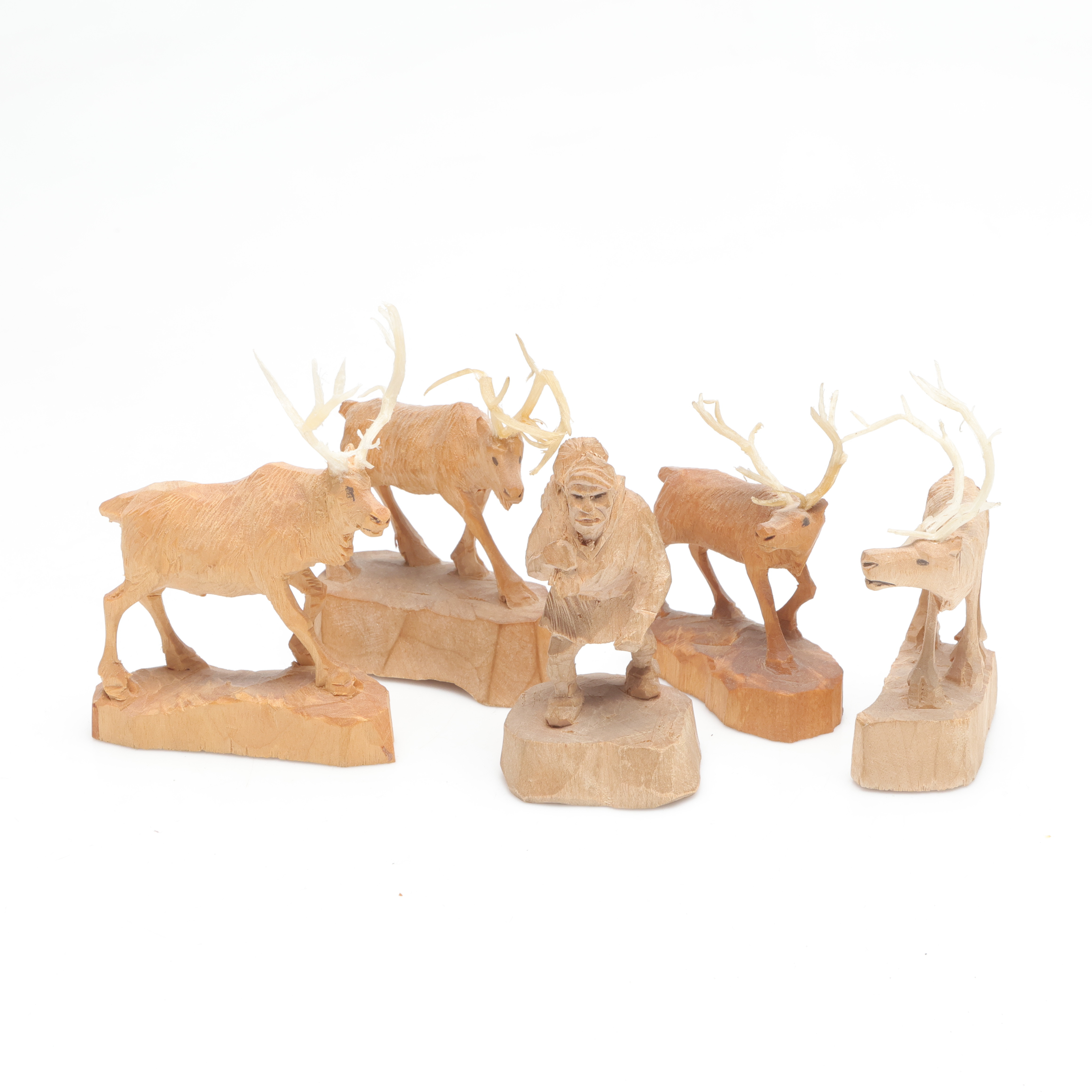 skulpturer, 5 st, främst Martin Stenström, same och renar, skuret trä, monogramsignerad M.S.