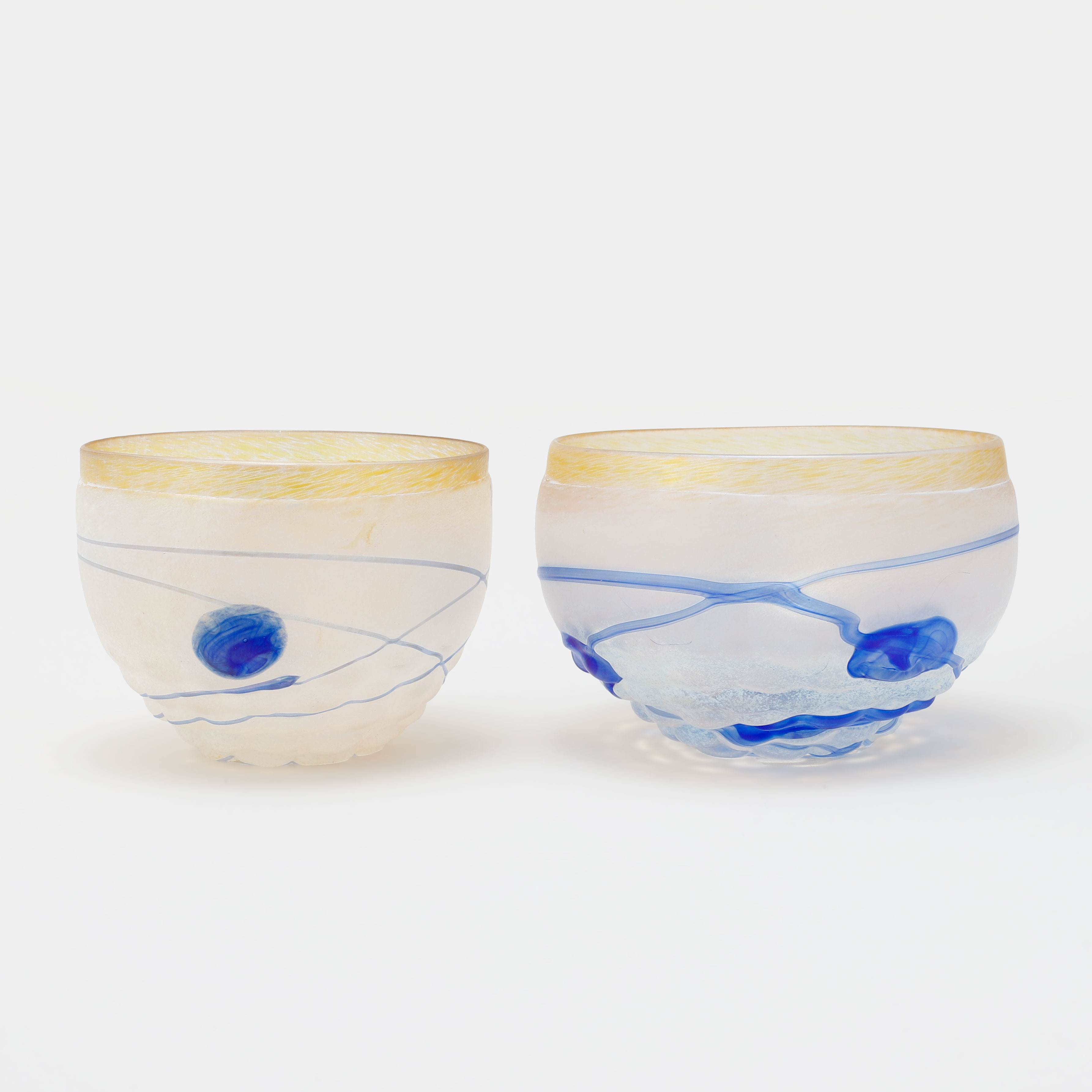 BERTIL VALLIEN. Skålar, 2 stycken, "Galaxy blue", Kosta.