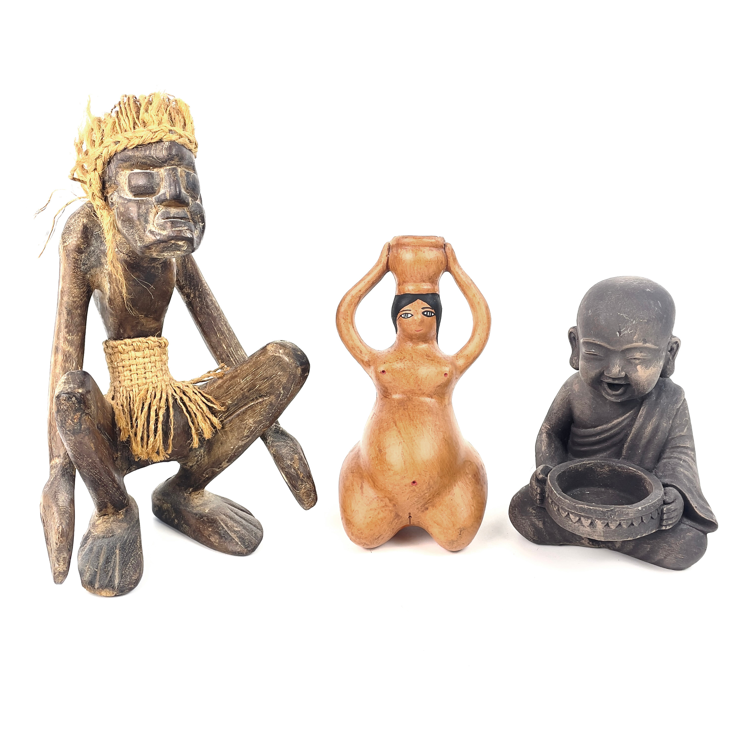 FIGURINER/LJUSHÅLLARE, 3 st, bl.a. snidat trä, delvis Afrika.