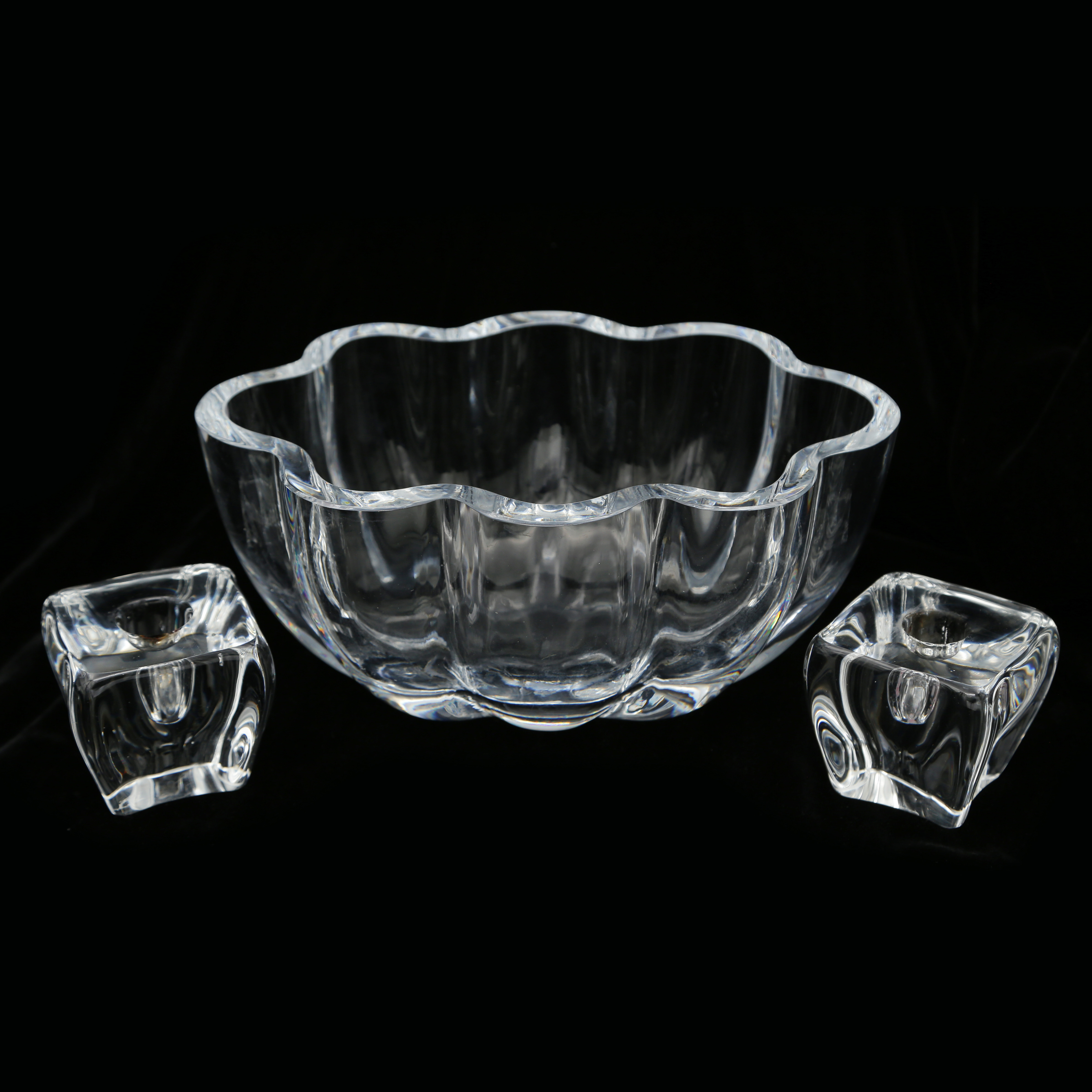 PARET LJUSSTAKAR, SIGNERADE SKRUF SAMT SKÅL ORREFORS, OSIGNERAD.