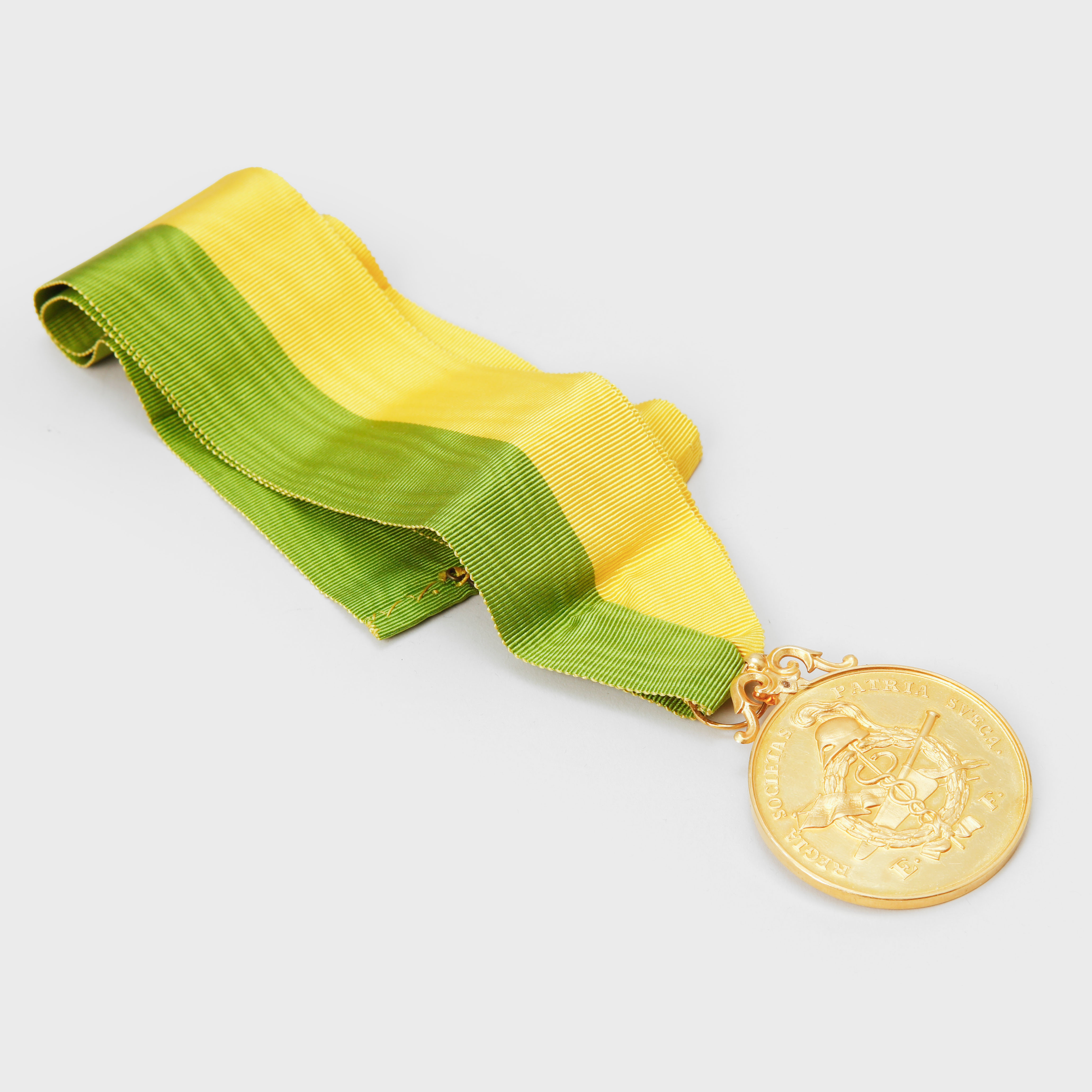 EMMERYMEDALJ för långvarig trogen tjenst 1944, 18k guld, Kungliga Patriotiska Sällskapet, "Regia Societas Patria Sveca".