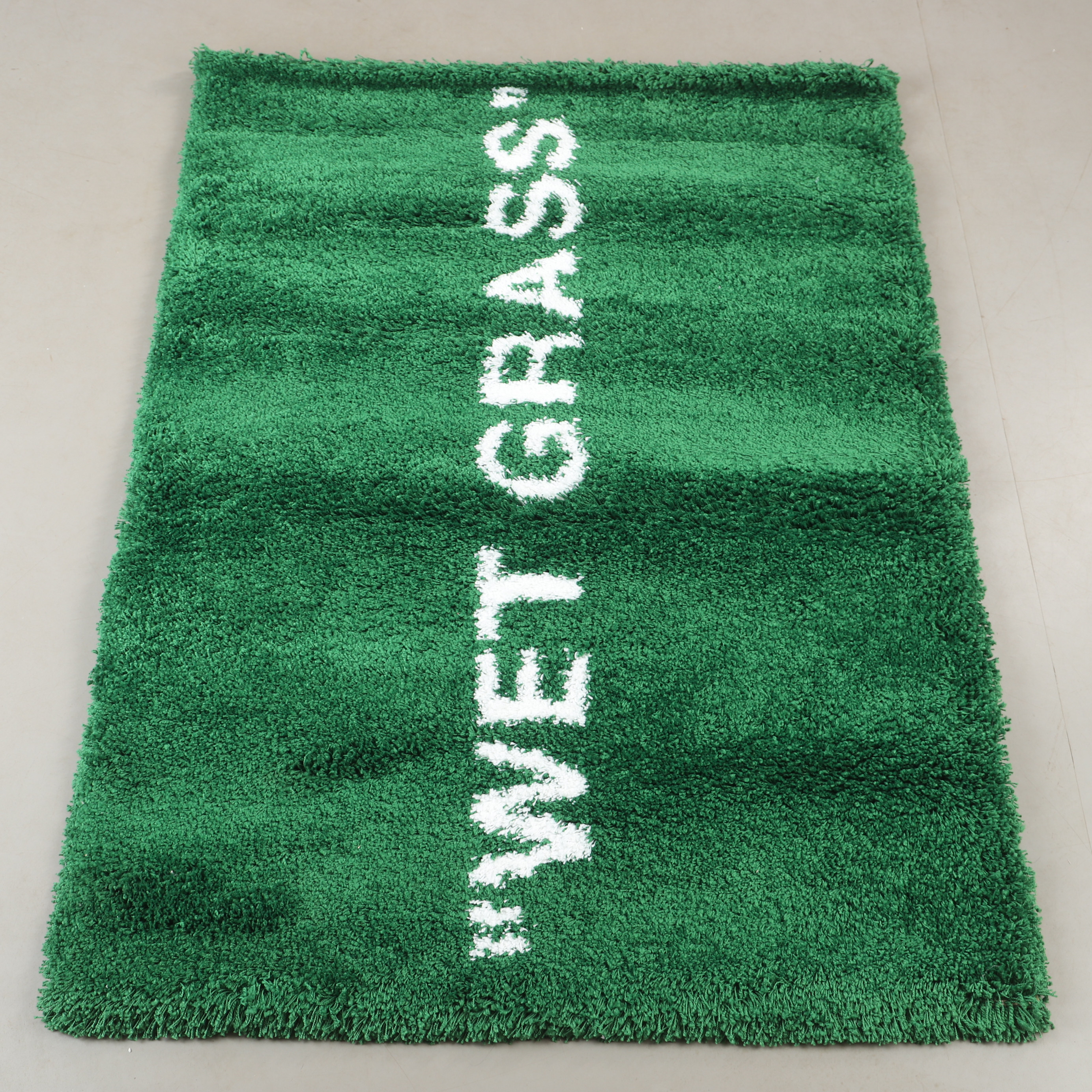 VIRGIL ABLOH & IKEA, Markerad, matta, "Wet Grass". Designad år 2019, 195 x1 32 cm.