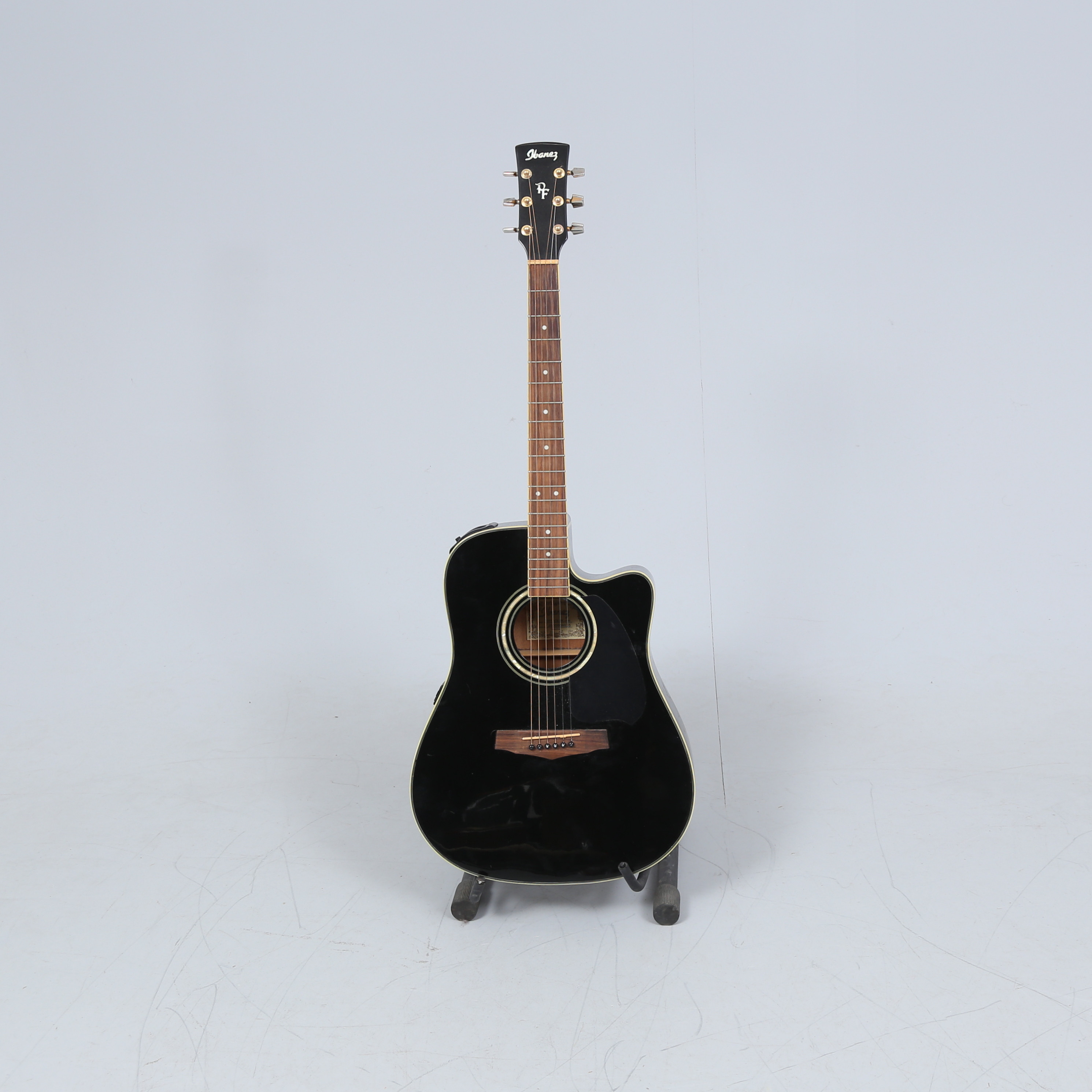 Halvakustisk GITARR, Ibanez, PF14CE-BK, med case.