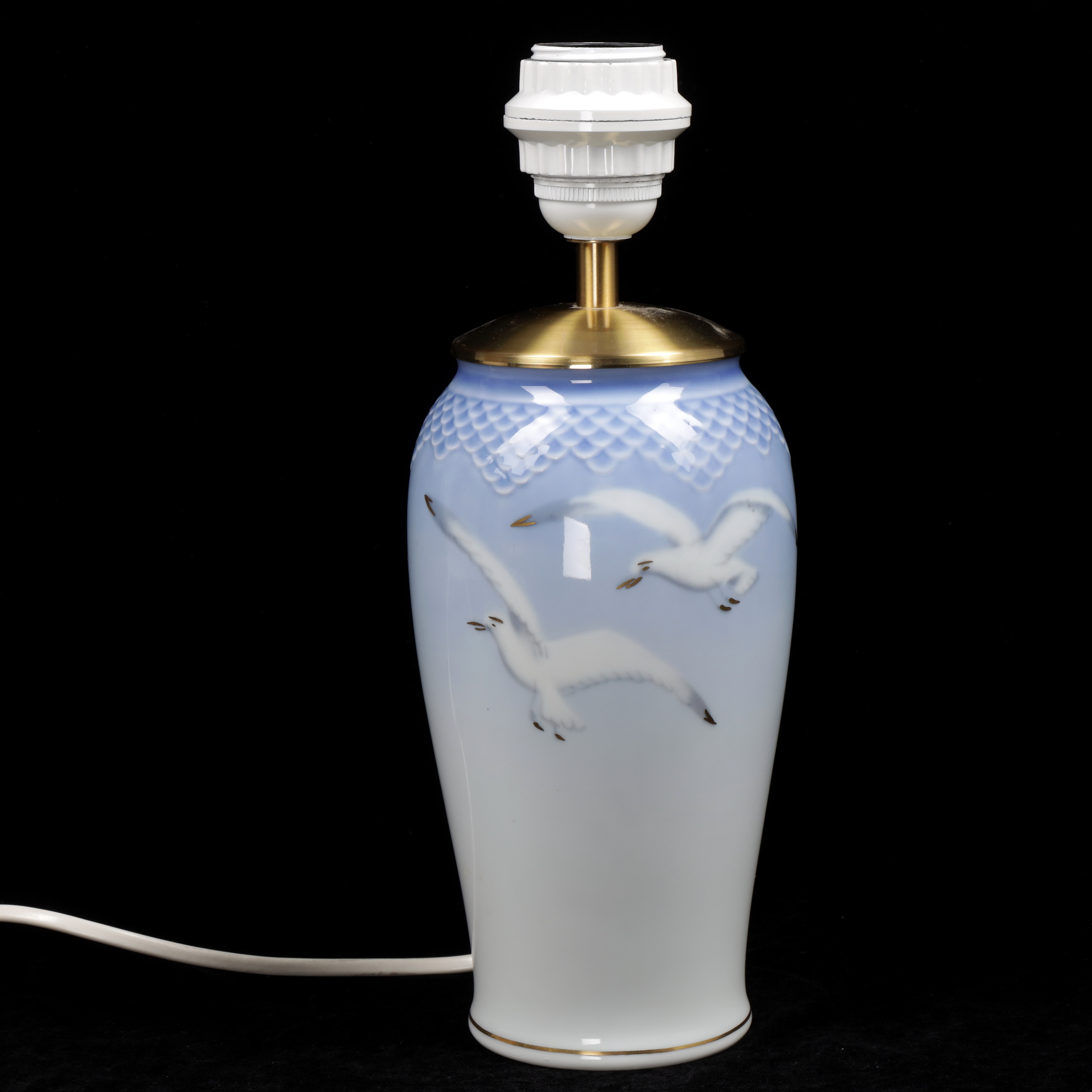 BORDSLAMPA. "Måsen", porslin, Bing & Gröndahl, Danmark.