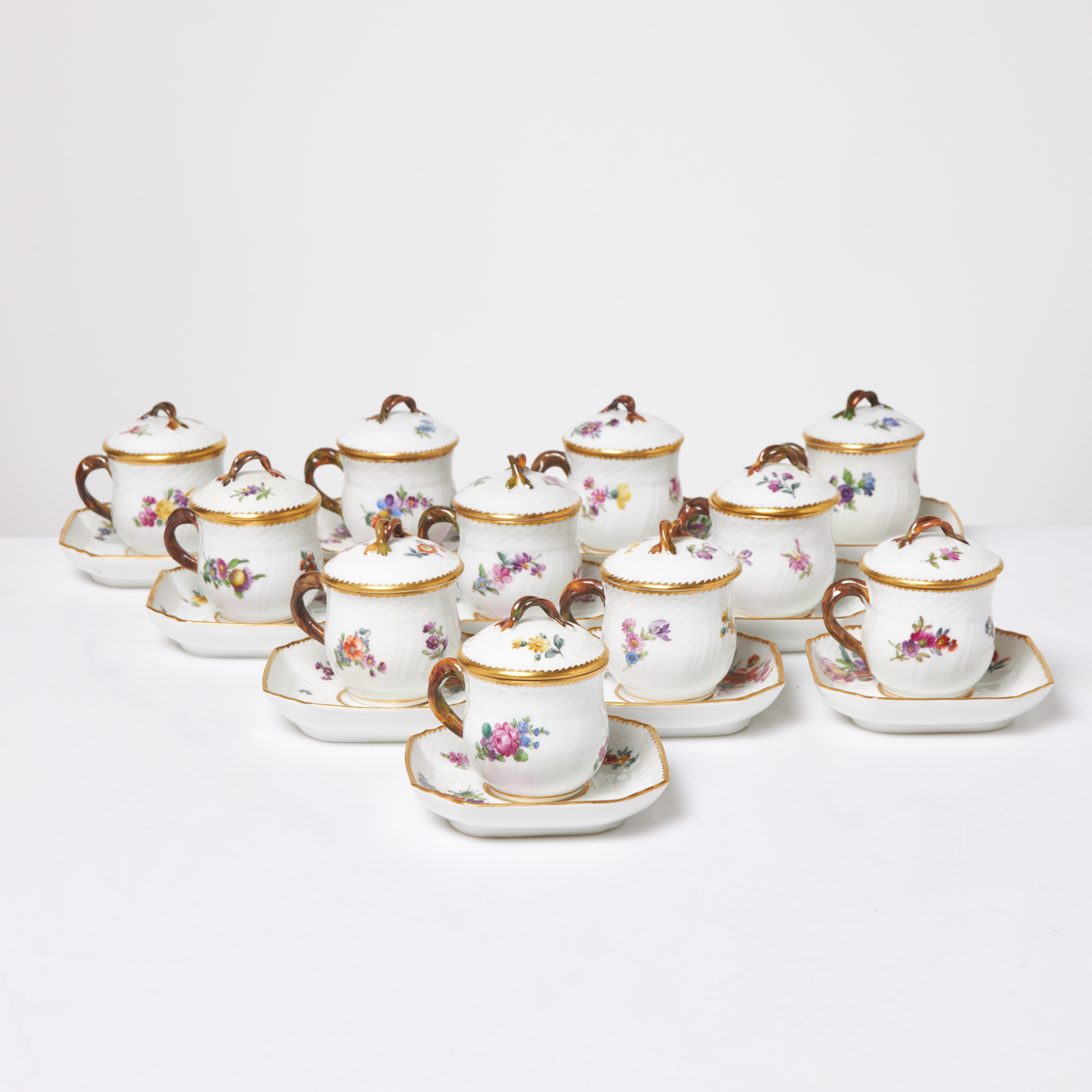 ROYAL COPENHAGEN, cremekoppar, 11 st, modell "Sachsisk Blomst".