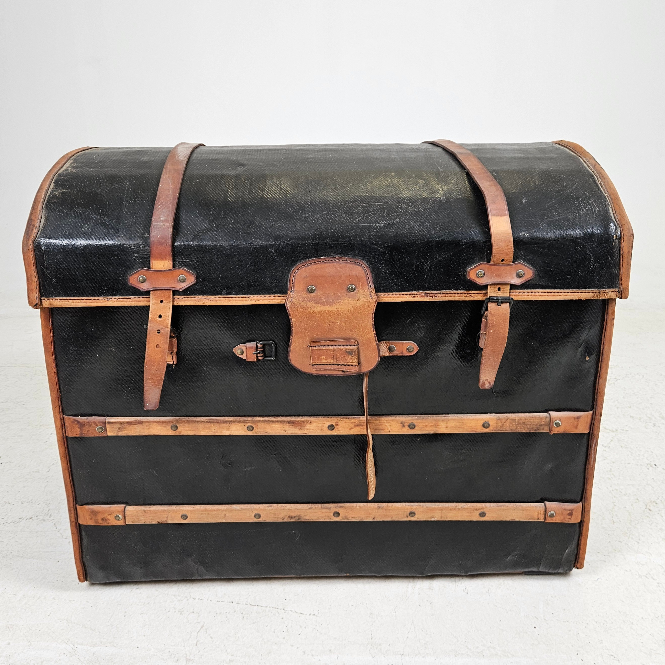 KOFFERT, sannolikt Frankrike, 1900-talets första hälft.