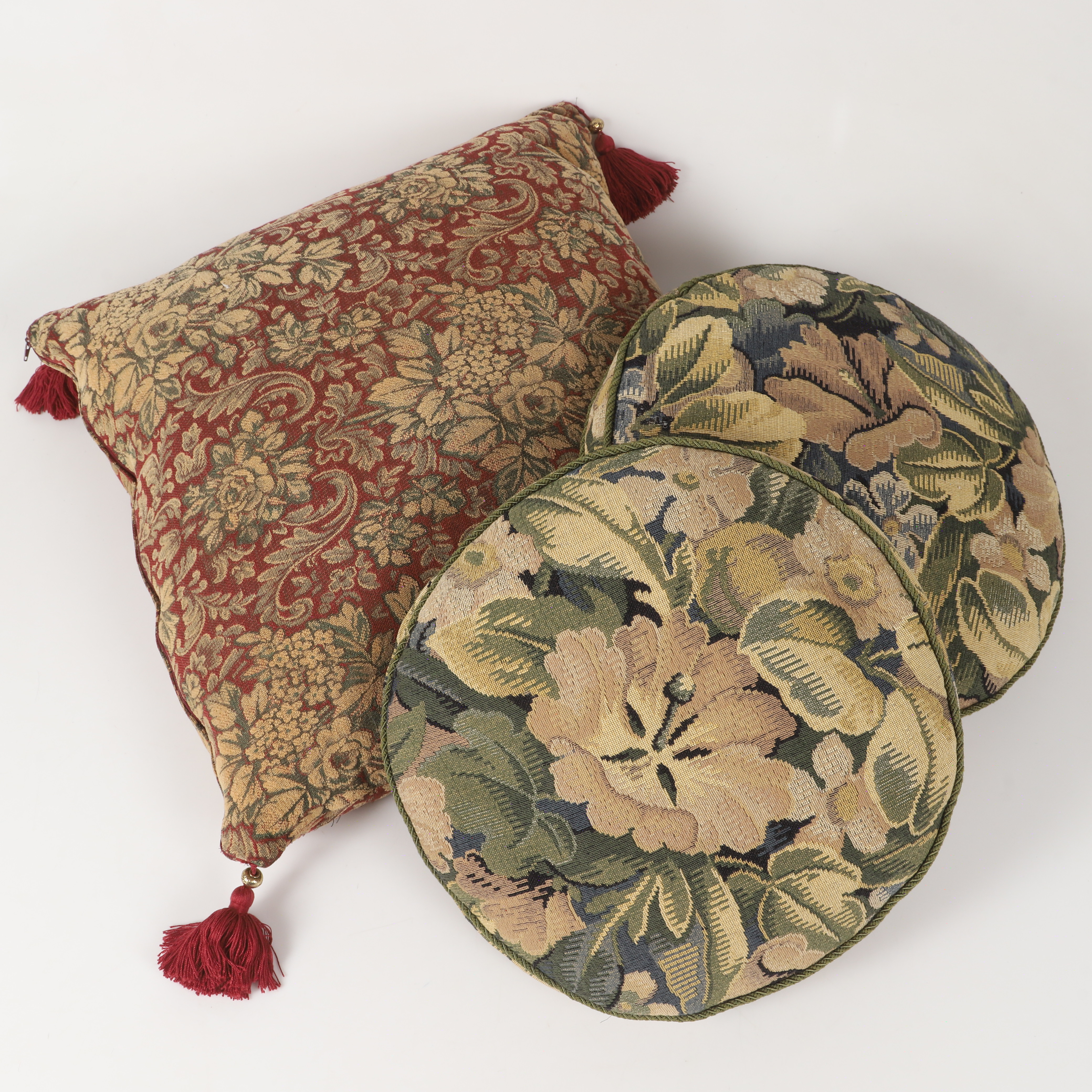 KUDDAR, 3 stycken, jaquardvävda, 2000-tal.