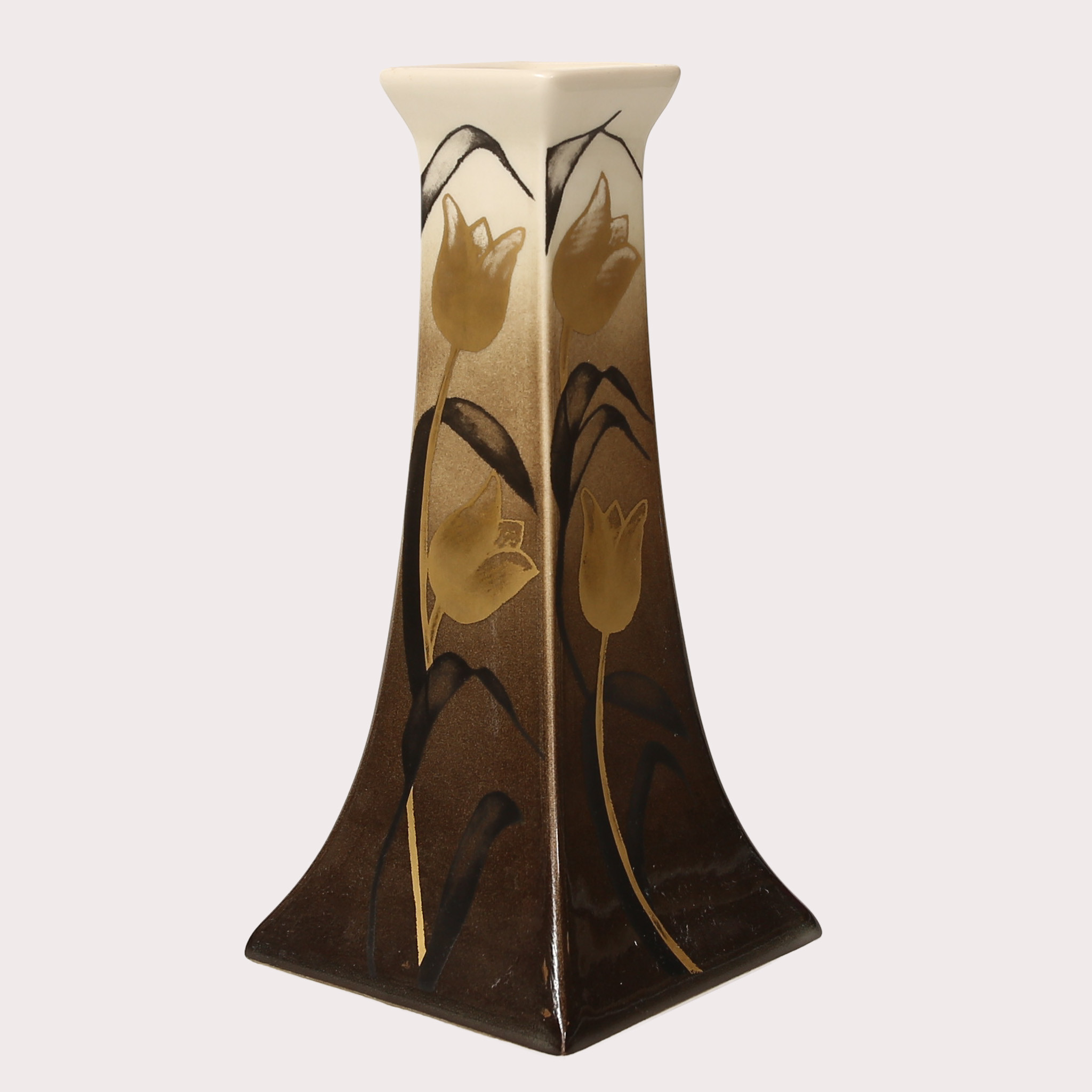 HELJÄ LIUKKO-SUNDSTRÖM. Ljusstake, porslin, Arabia, Finland. 1900-talets sista fjärdedel.