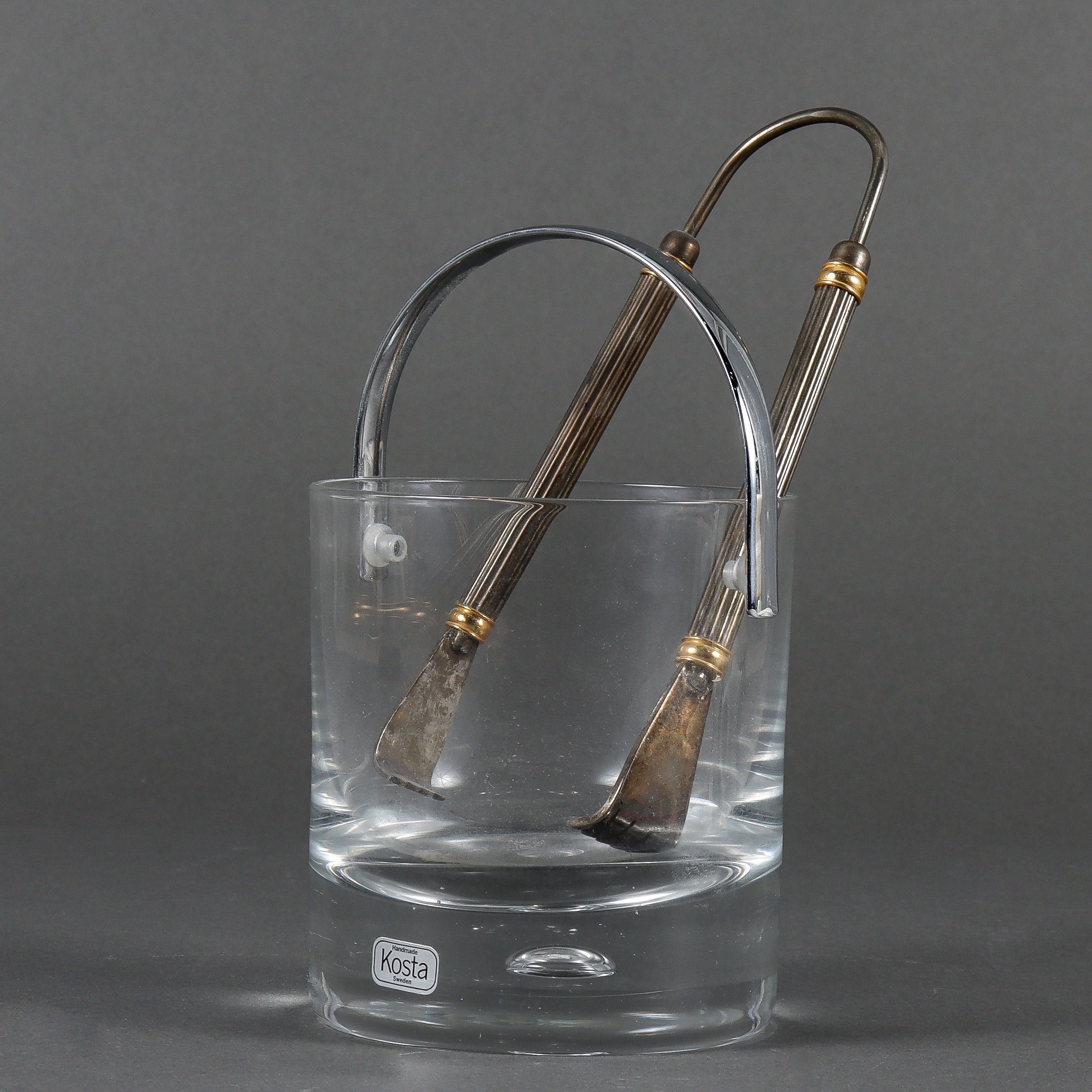 WALTER HICKMAN. Ishink med tång, Kosta "Pippi".