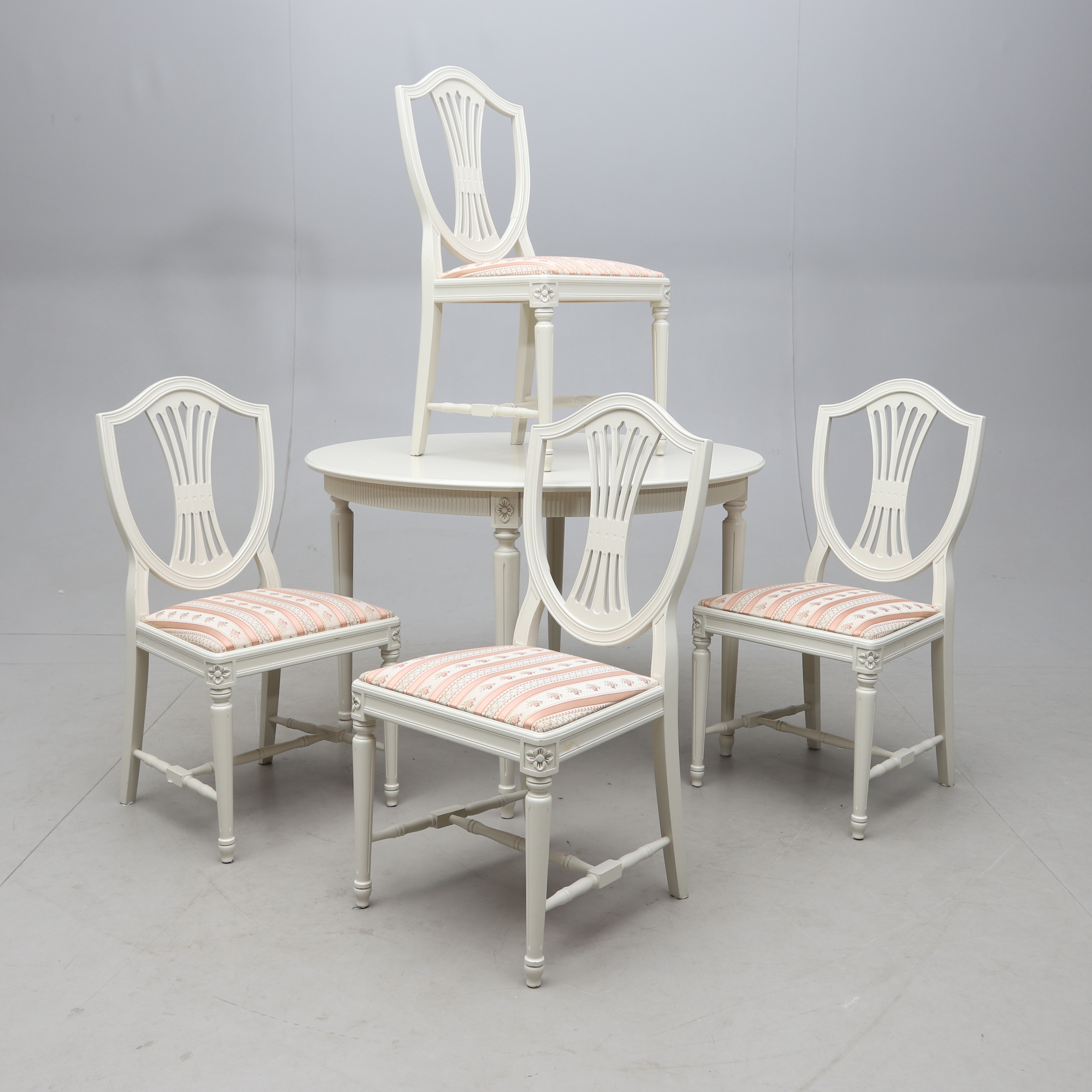 MATGRUPP, 5 delar, gustaviansk stil, 1900-talets andra hälft.