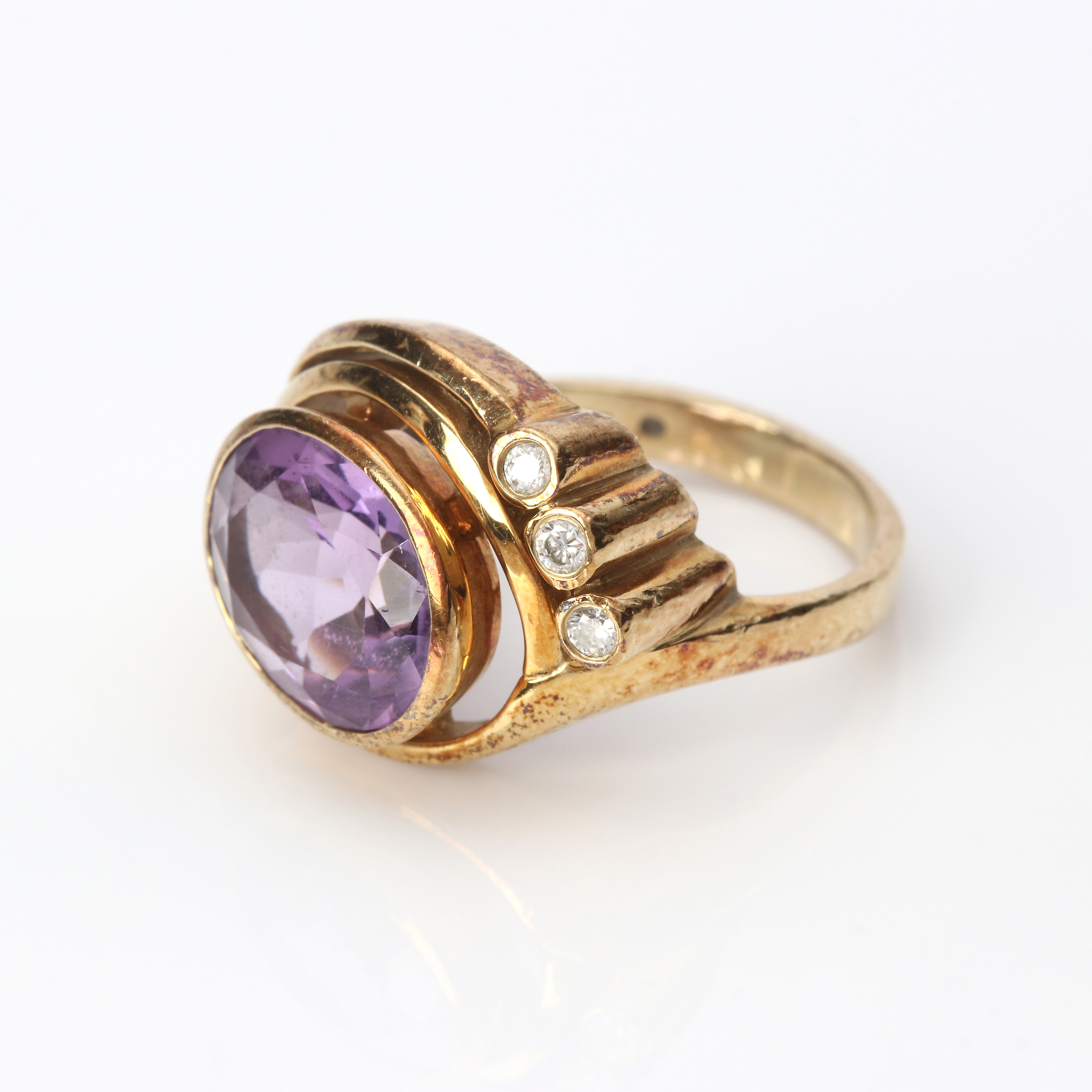 AMETISTRING 14K med diamanter.