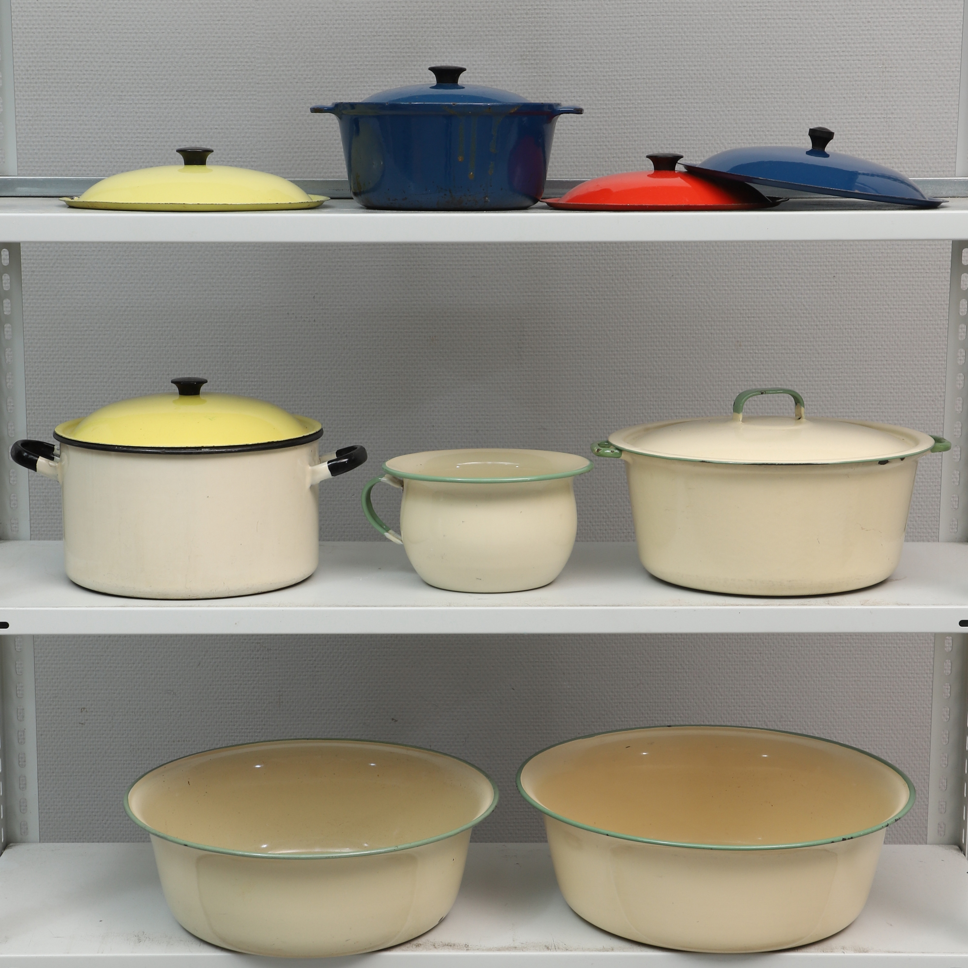 KOCKUMS, 6 delar, grytor/kärl och potta, 1900-tal.