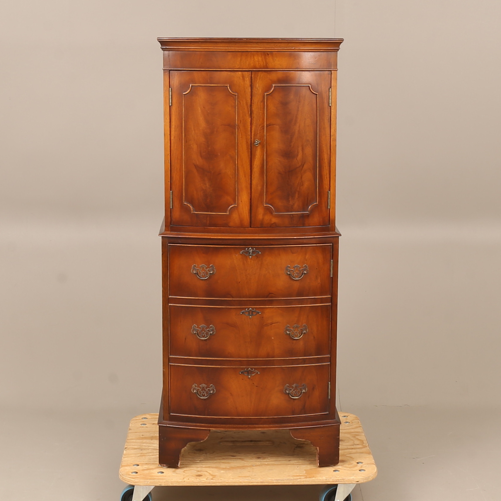 BARSKÅP, England, 1900-tal.