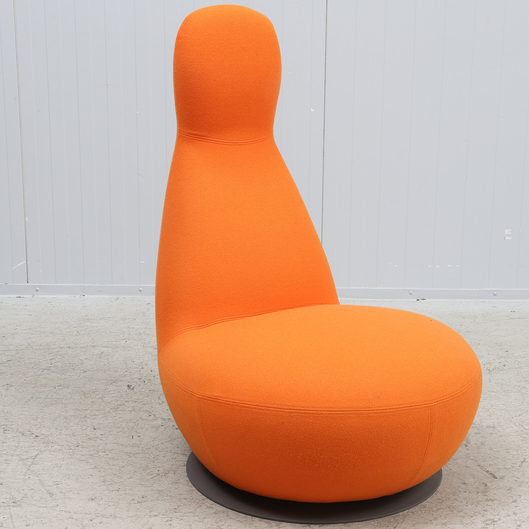 STEFAN BORSELIUS. Fåtölj, "Oppo" Etikett-märkt Blå Station Åhus Sweden 2010.