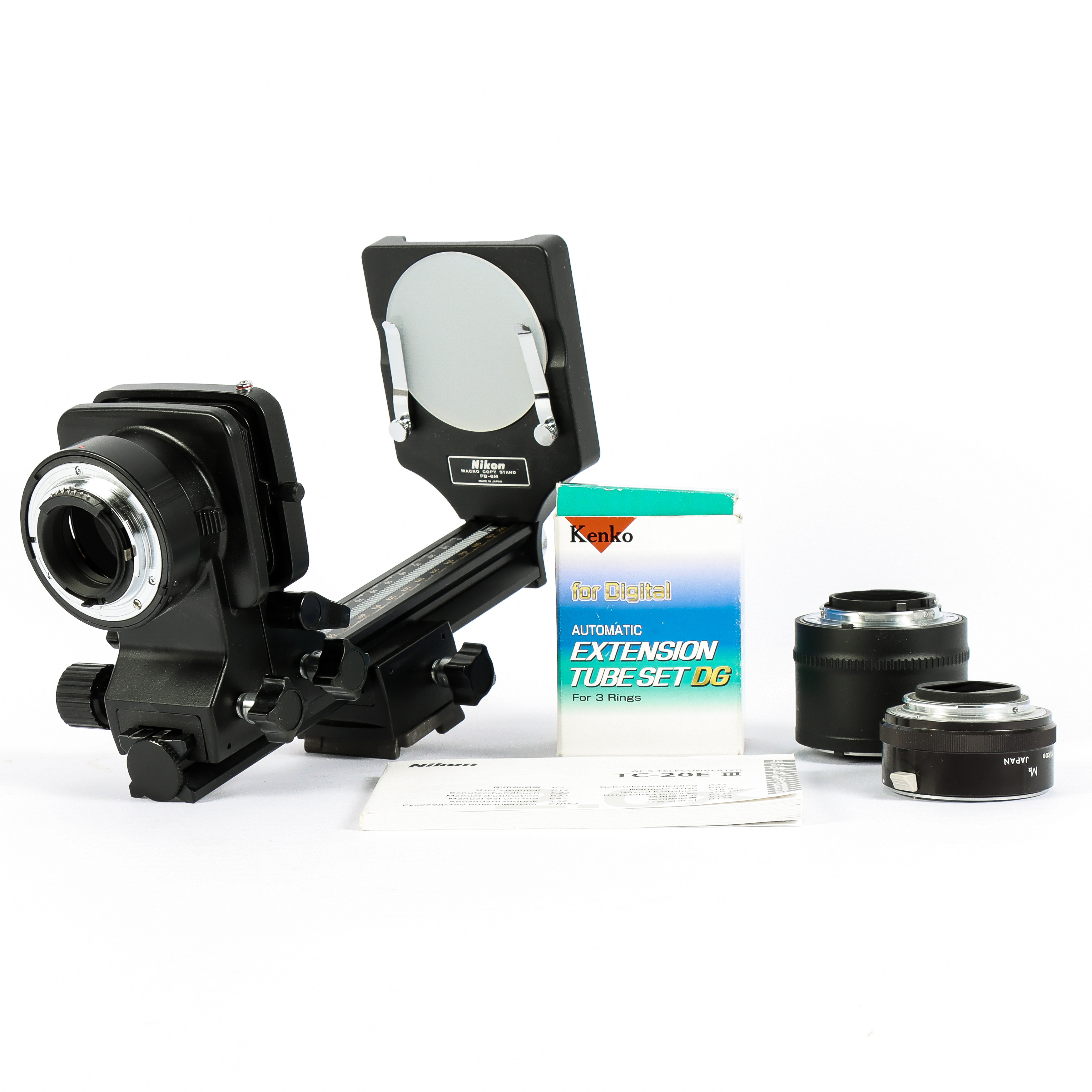NIKON Makrostativ Bellows PB-6, samt diverse distansringar.
