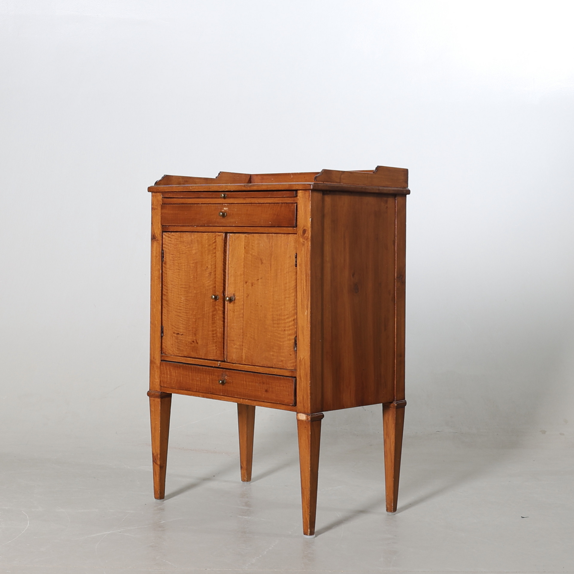 SÄNGSKÅP, gustaviansk stil, 1800-/1900-tal.