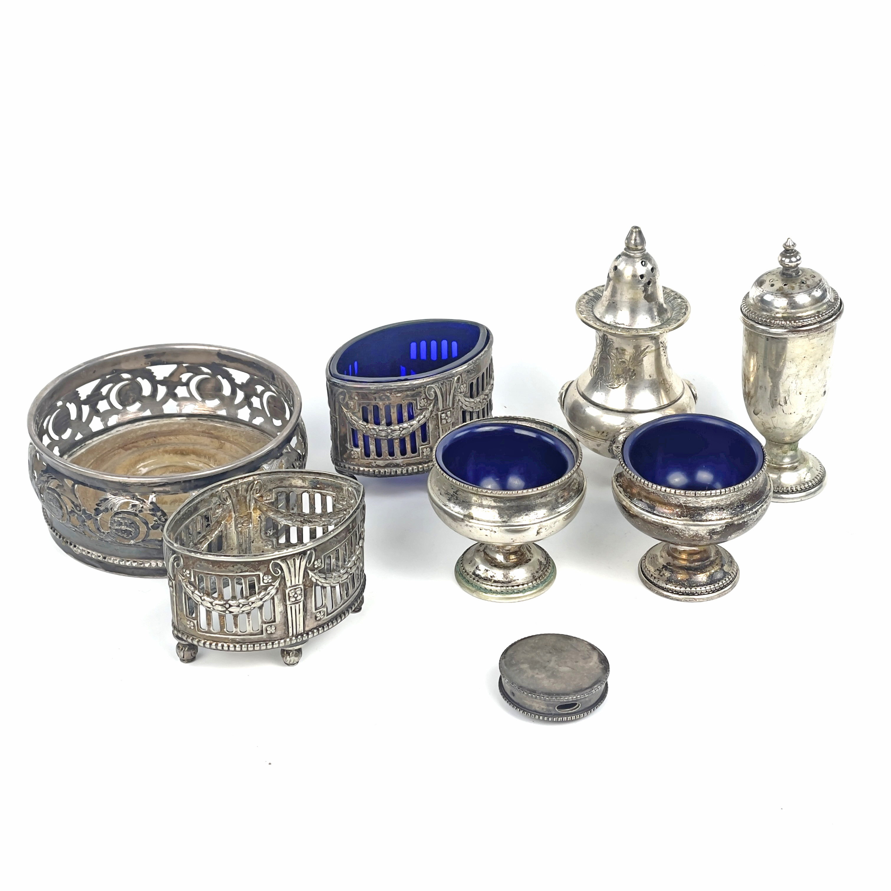 PARTI NYSILVER, 6 delar, pillerdosa, coaster, saltkar, bl a WMF Württembergische Metallwarenfabrik, Tyskland.