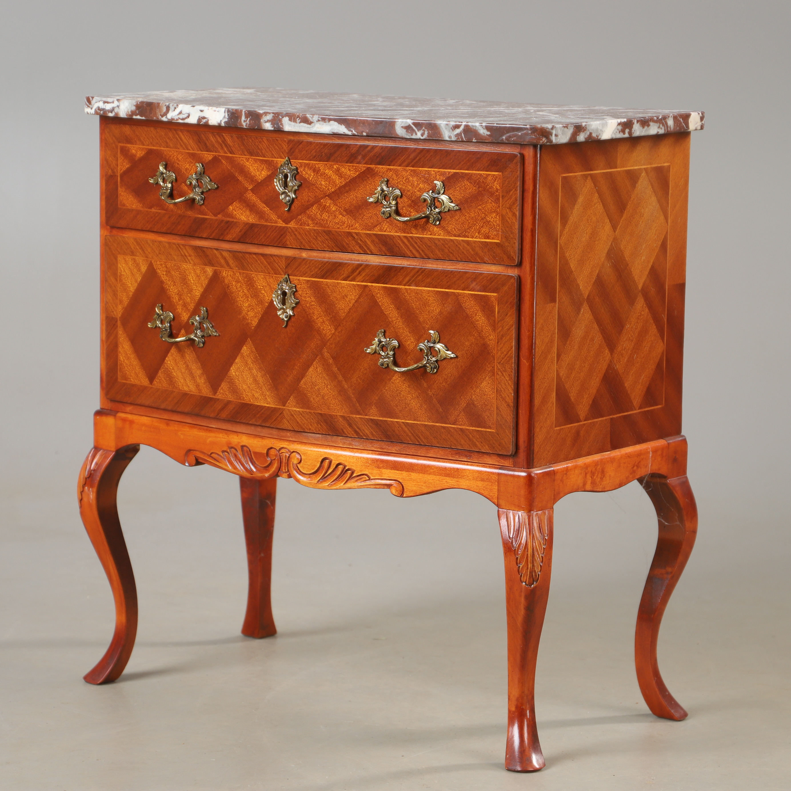 BYRÅ, 2-lådig, mahogny med stenskiva, rokokostil.