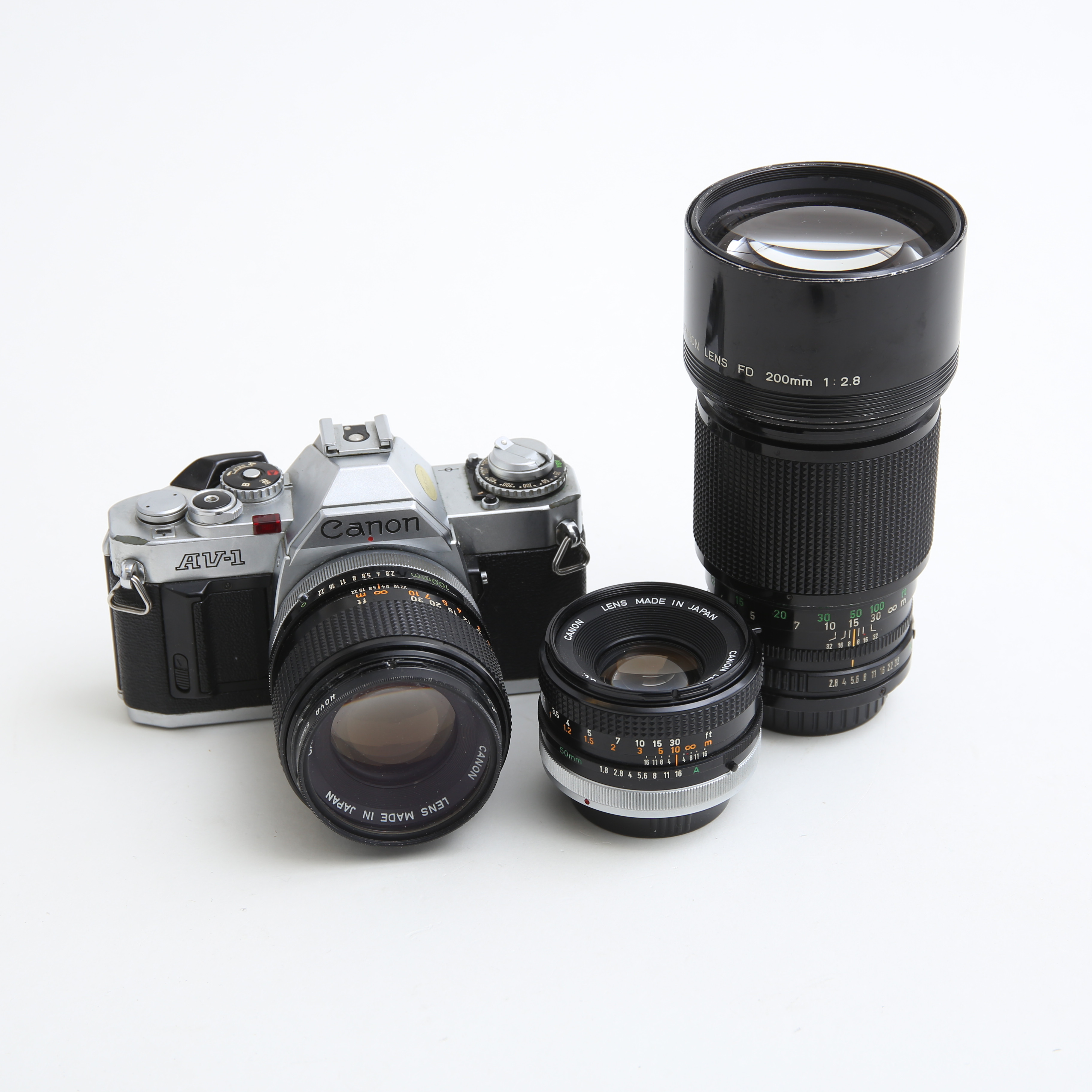 KAMERA, Canon AV-1 med 3 objektiv.