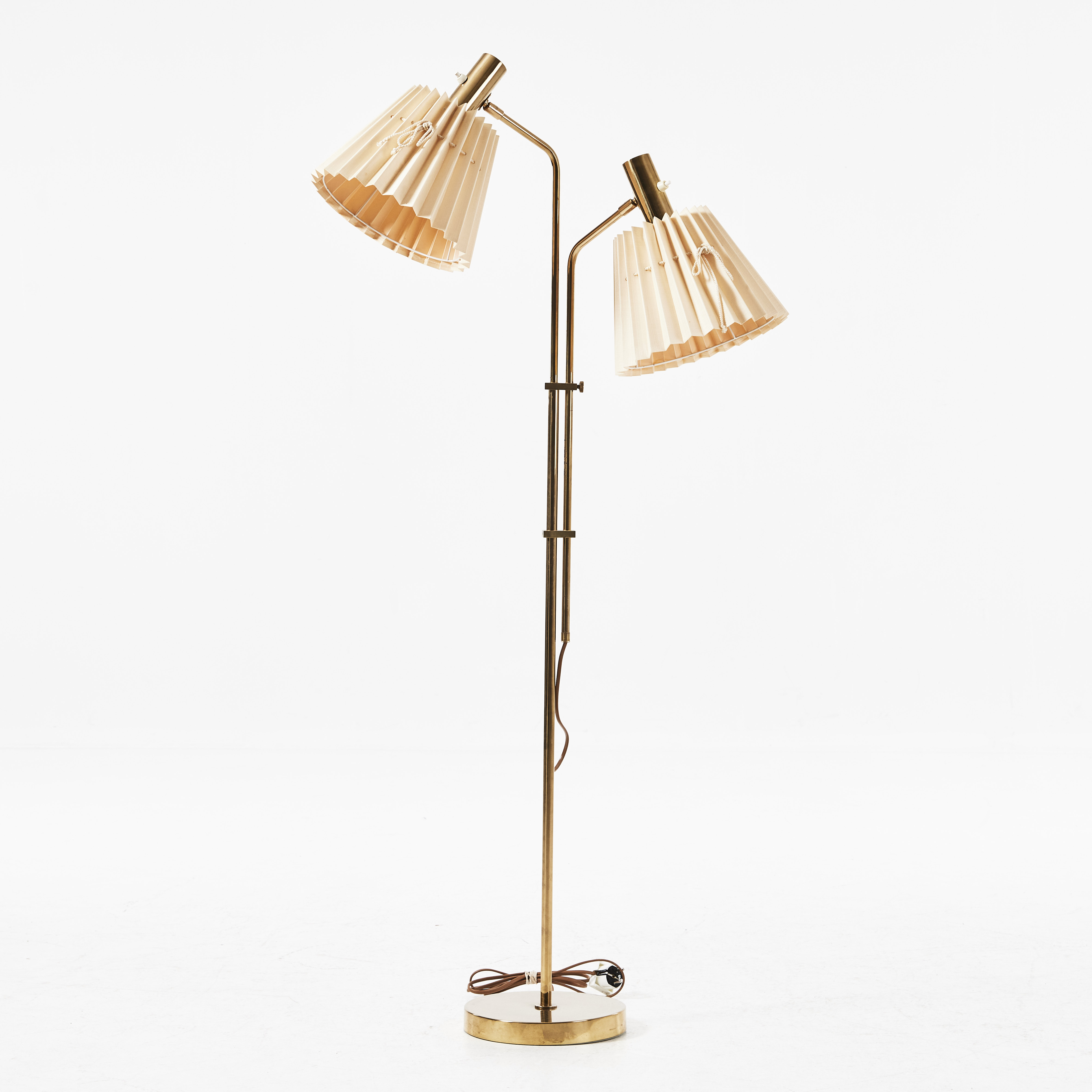 GOLVLAMPA, Bergboms modell G-134 a, mässing, två armar.