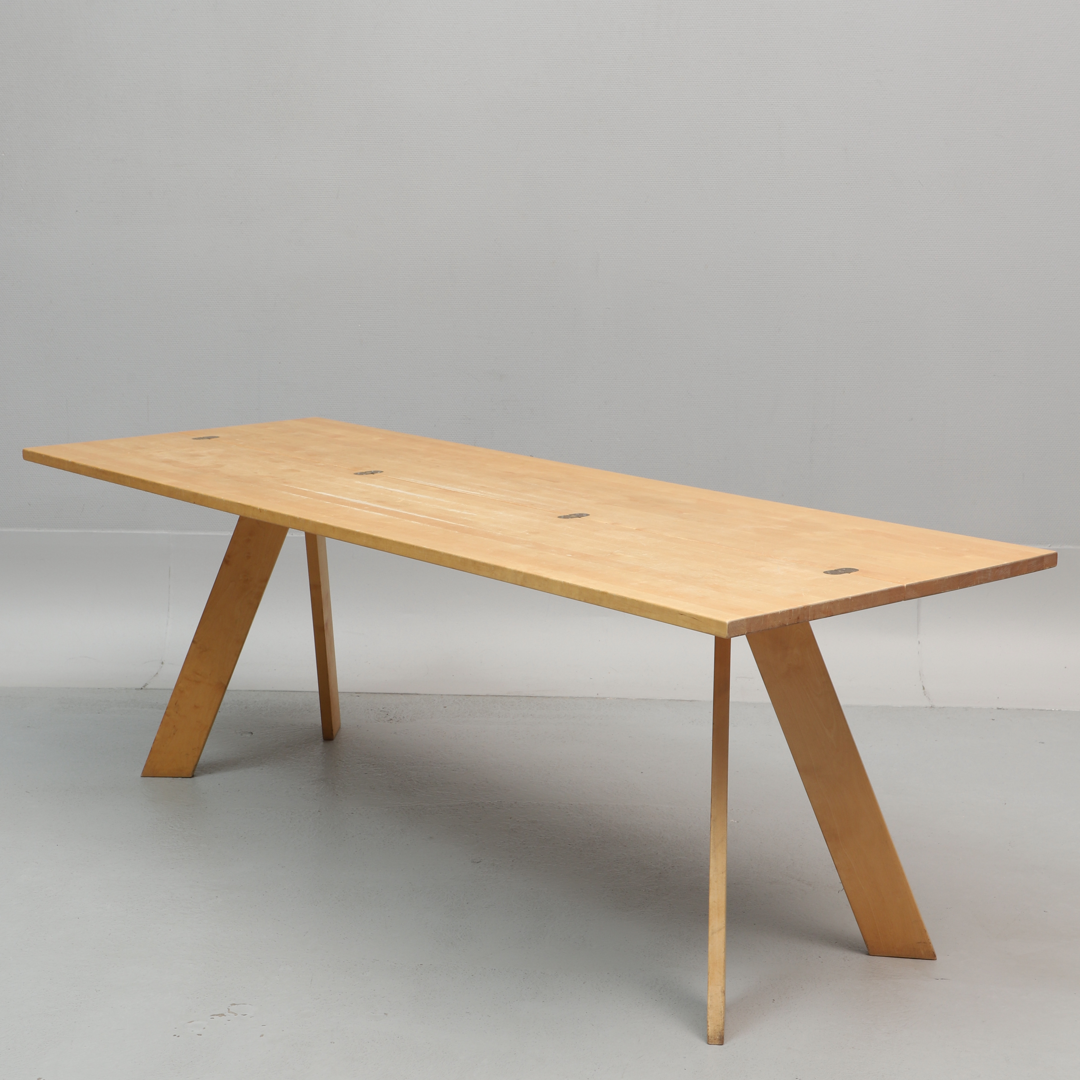 BÖRGE LINDAU. Bord, "Simsalabim", Blå station, sent 1900-tal.