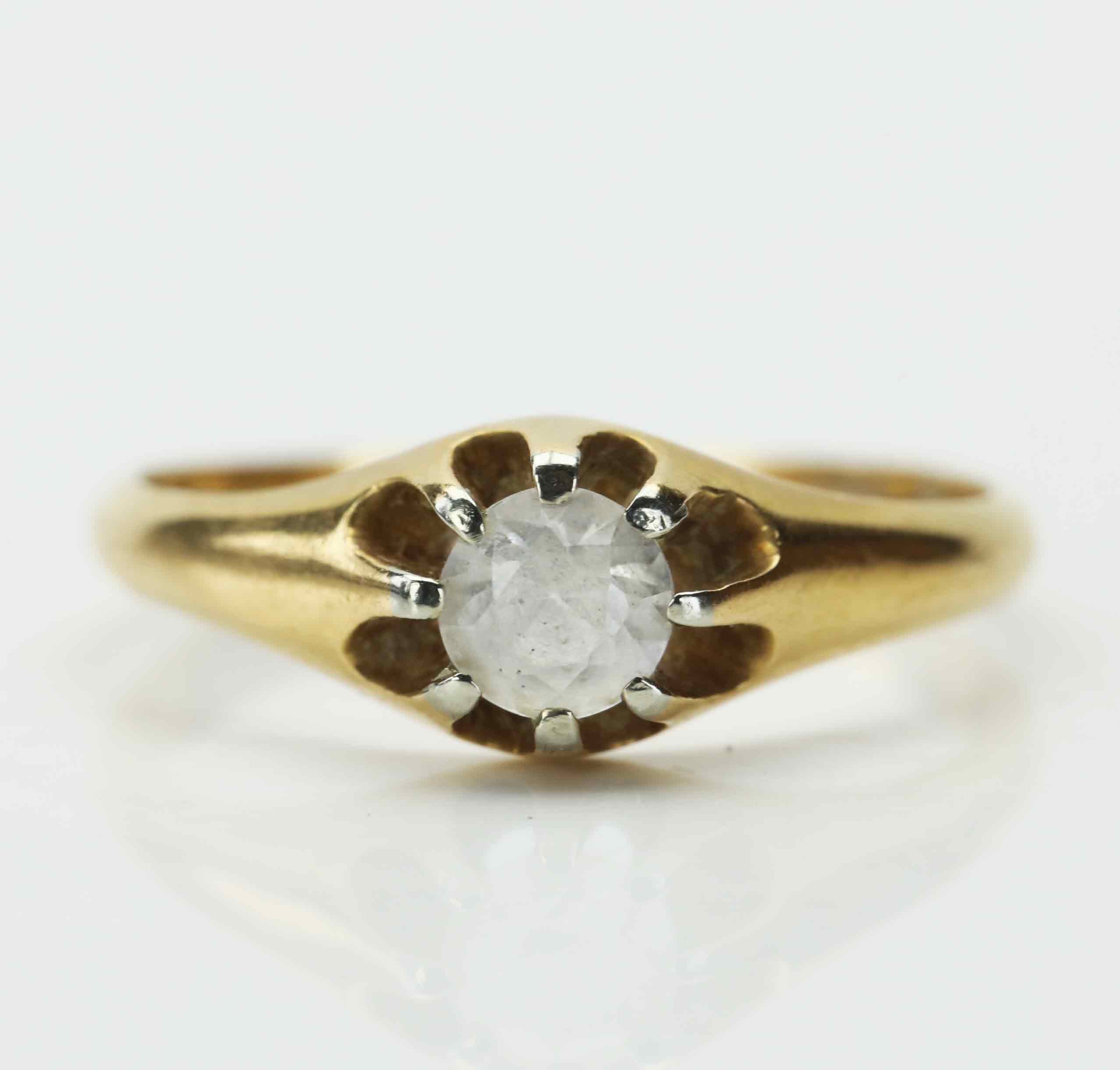 RING MED VIT STEN, Guld 18K, Gustaf Dahlgren & Co, Malmö, 1945.