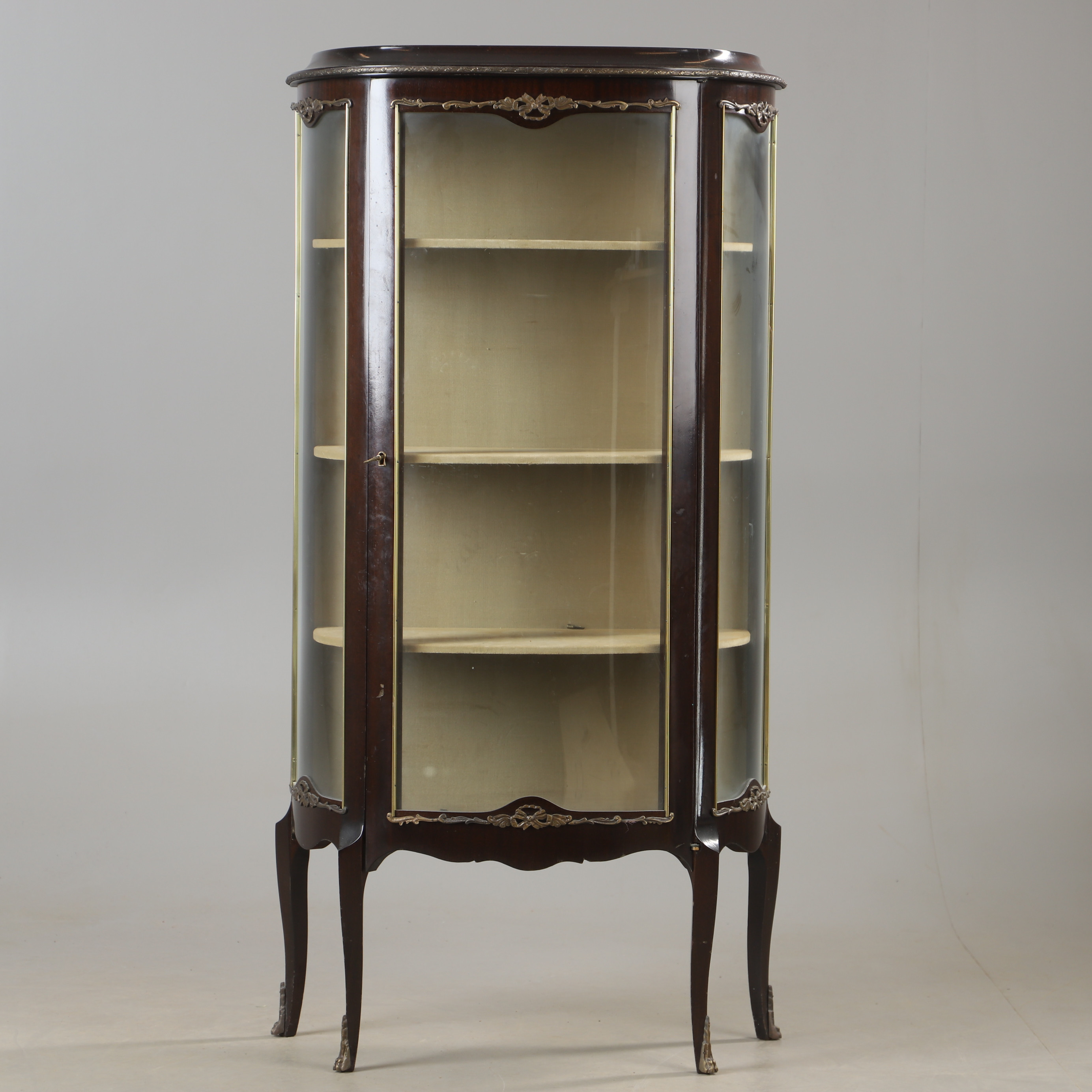 VITRINSKÅP, mahogny med bronser, Gustaf Lundgren, "Stiletto", Malmö, gustaviansk stil.